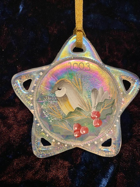 Fenton Ornament Hand Painted ornament Iridescent Star with Chickadee 2003 Fenton Ornament Hand Painted ornament Iridescent Star with Chickadee 2003