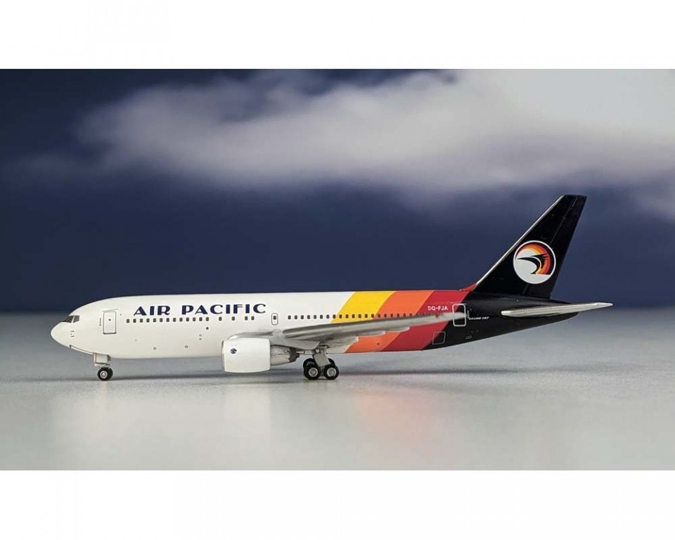 Aeroclassics AC419812 Air Pacific Boeing 767-200 DQ-FJA Diecast 1/400 Jet Model