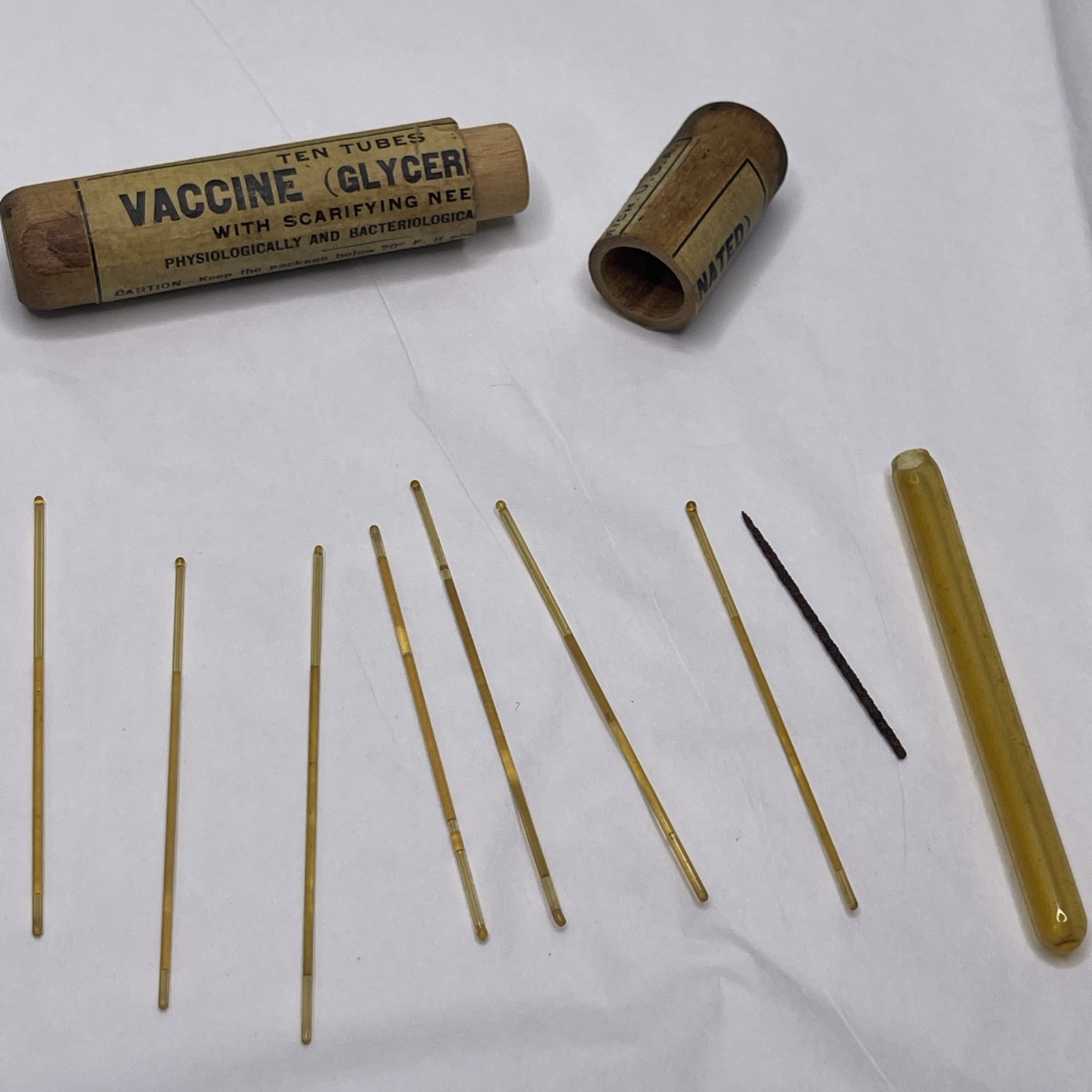 Vintage 1903 Parke Davis Smallpox Vaccine Kit 7 Capillary Tubes Scarifier Wood