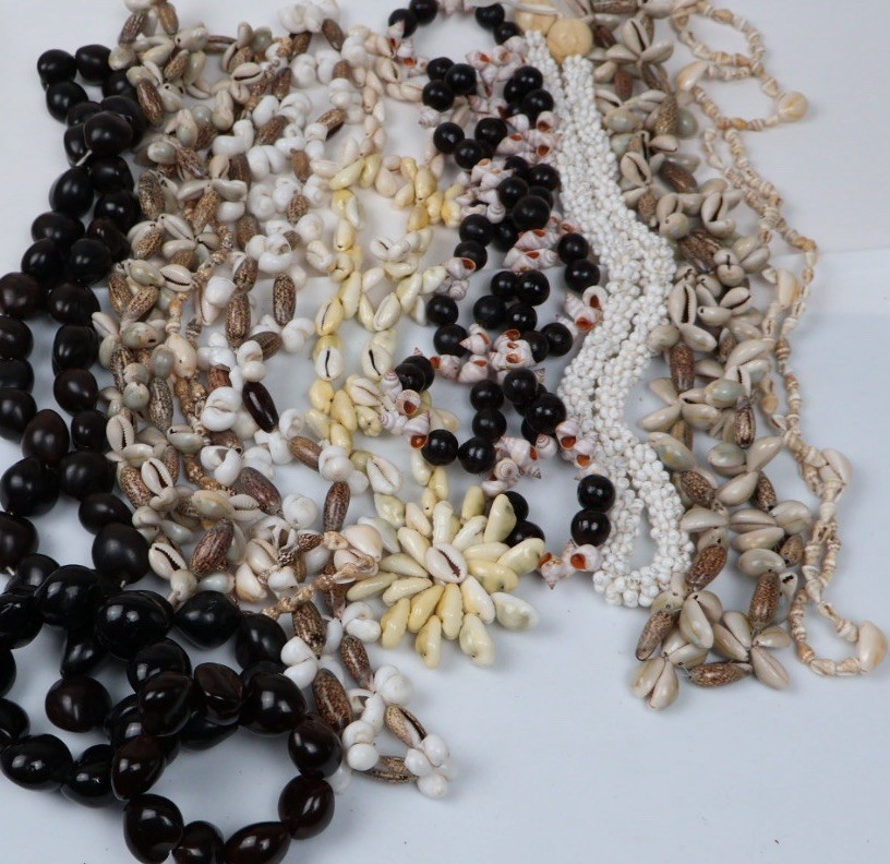 Hawaiian Sea Shell Strand Cowrie Necklace Lot Resort Wedding Luau Party Lot 13pc