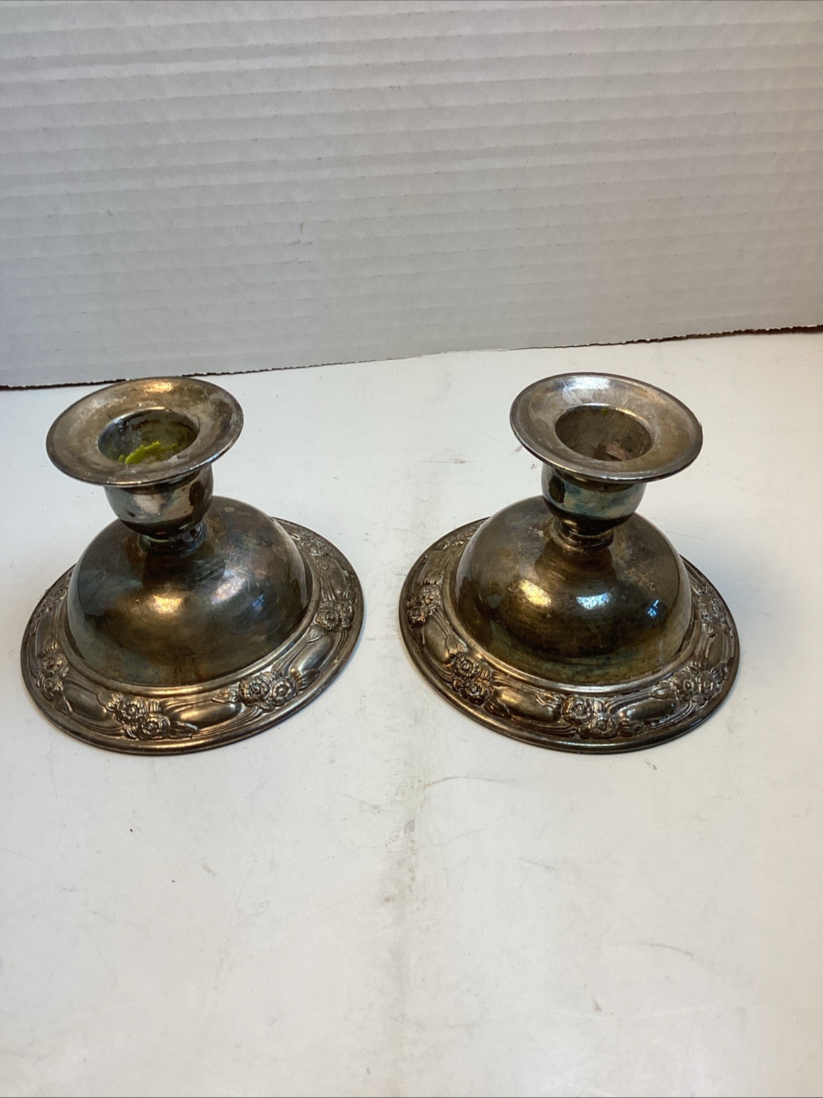 WM A ROGERS SILVERPLATE 2 CANDLESTICK-HOLDERS 3” H 3.5”BASE Oneida Silversmiths