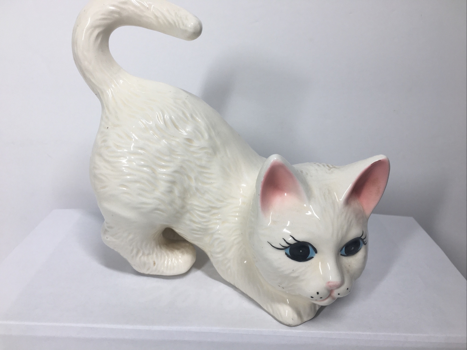 Vintage Porcelain White Cat Figurine With Blue Eyes By Artistic Gifts 6\