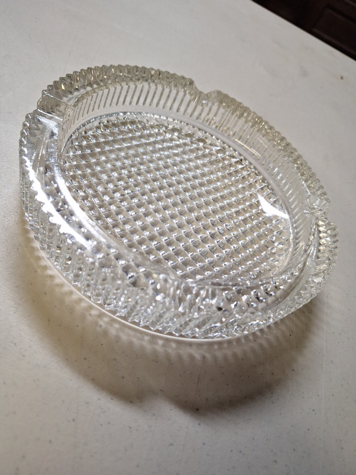 MURANO LARGE PREOWNEDGLASS DIAMOND CUT ASHTRAY