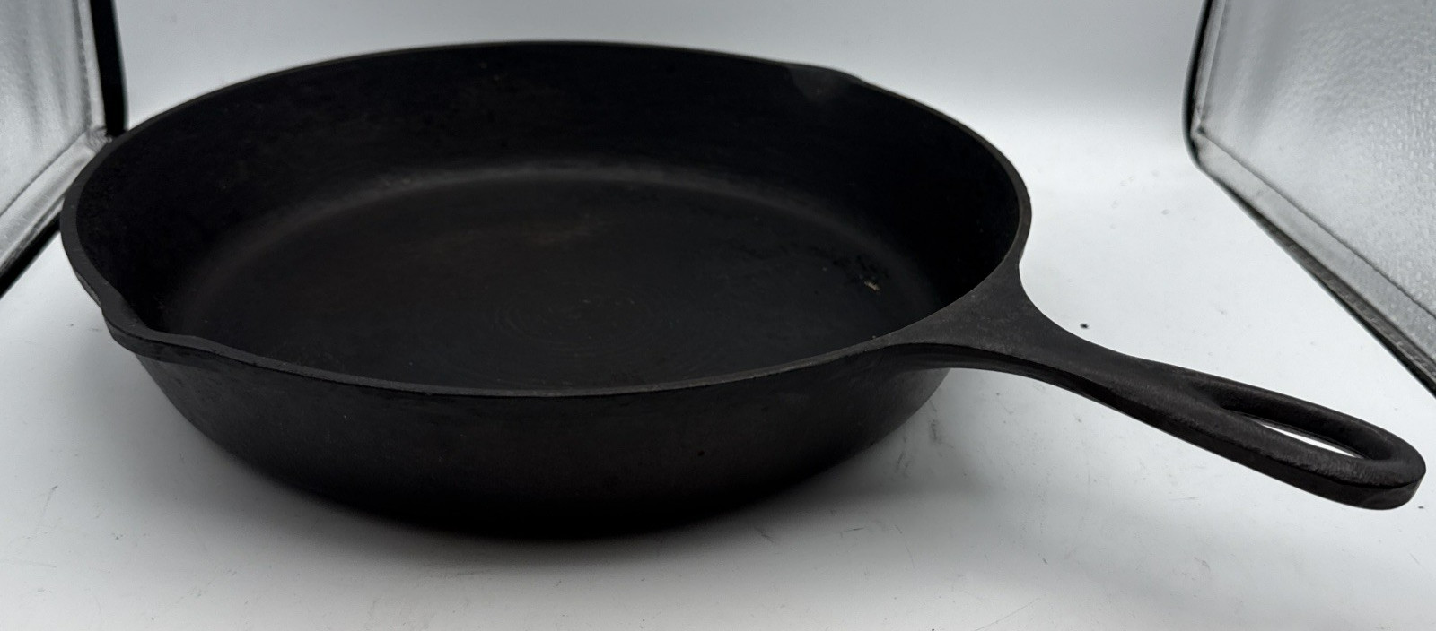 LODGE 12 Inch Cast Iron Skillet Fry Pan 10SK USA Flat Bottom Vintage