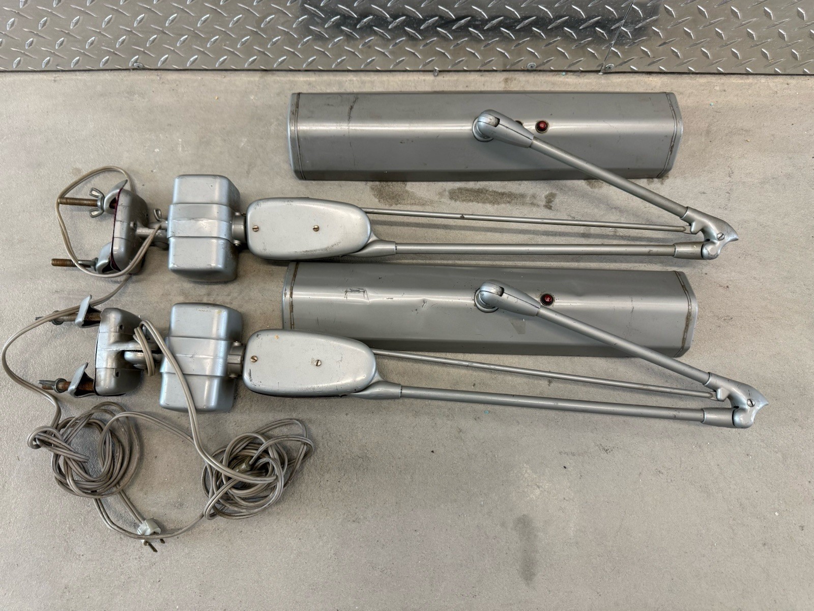 Lot Of 2 Mid Century Dazor P2124 Light Lamps Desk