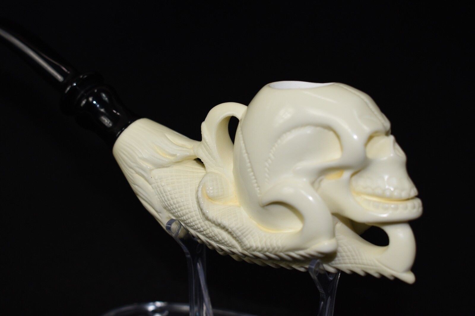 Eagle Claw Holding Skull Pipe    Block Meerschaum-NEW With Case#745