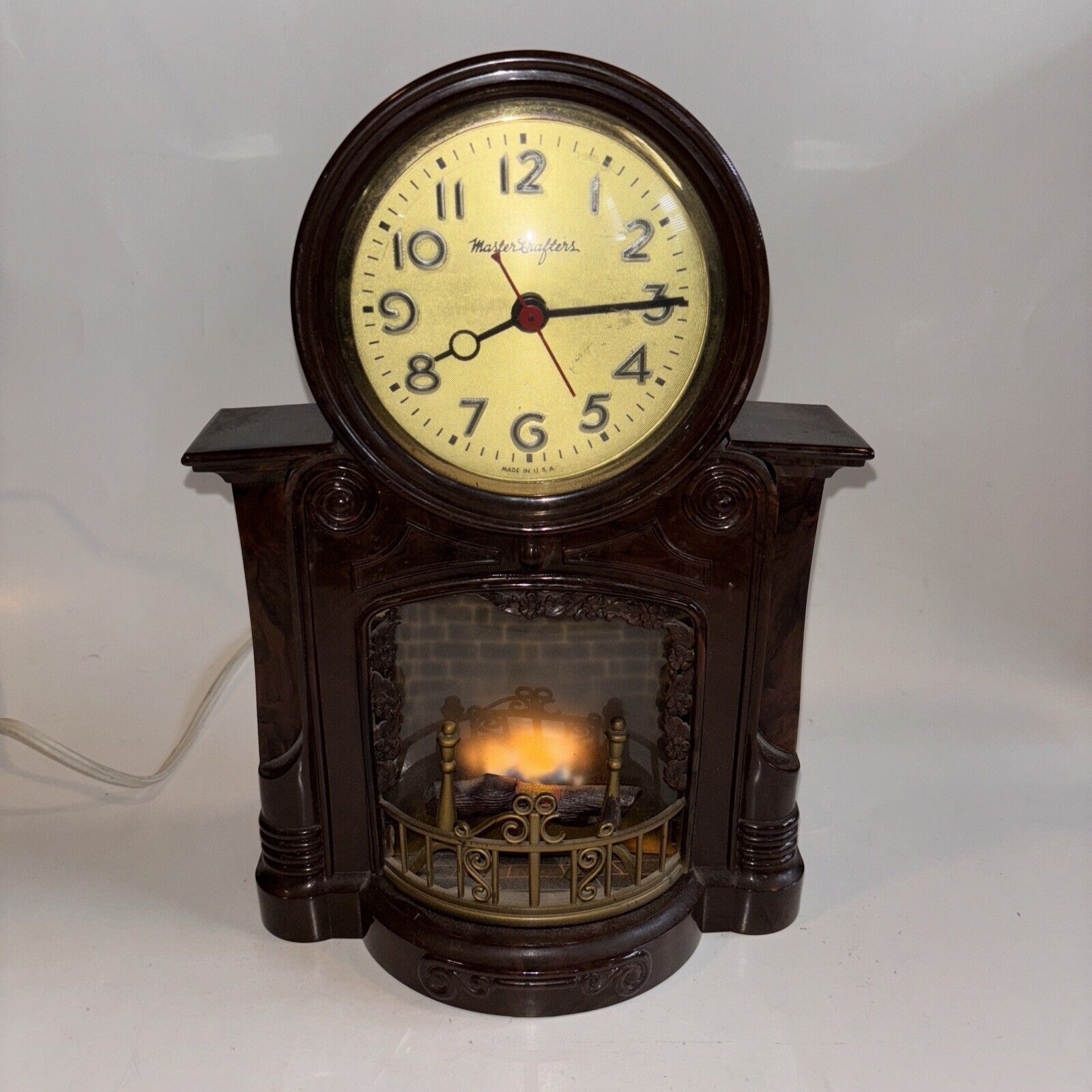 MASTERCRAFTERS Model 272 FIREPLACE  Lighted Motion Clock 1950's WORKS Time+Light