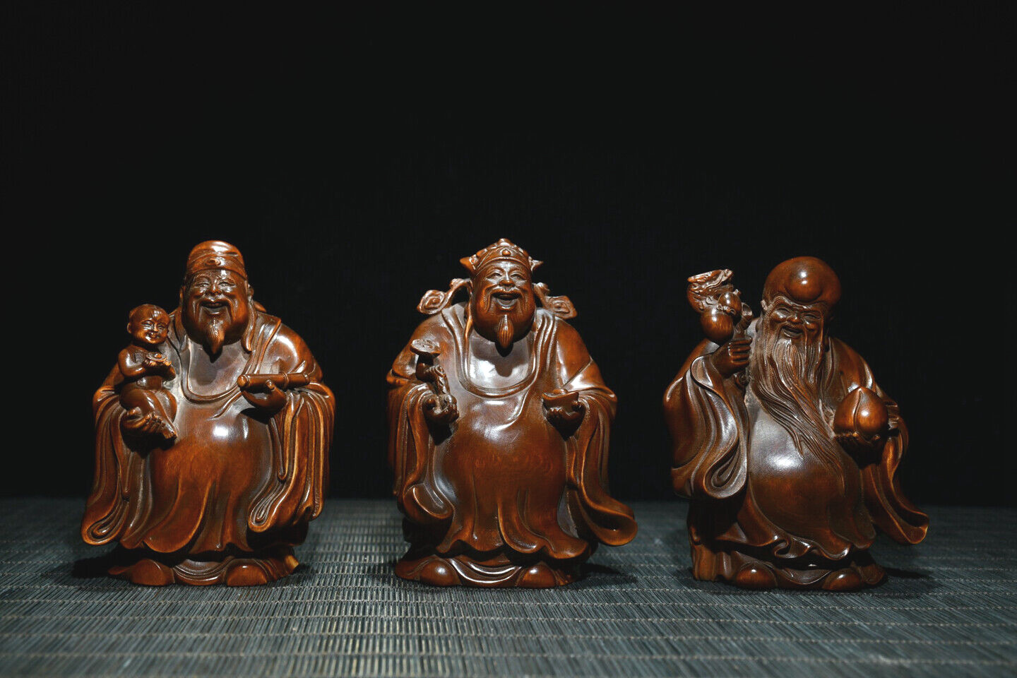 Chinese Fengshui Boxwood Carving Exquisite Figure Statue Home Decor Wooden Art Chinese Fengshui Boxwood Carving Exquisite Figure Statue Home Decor Wooden Art