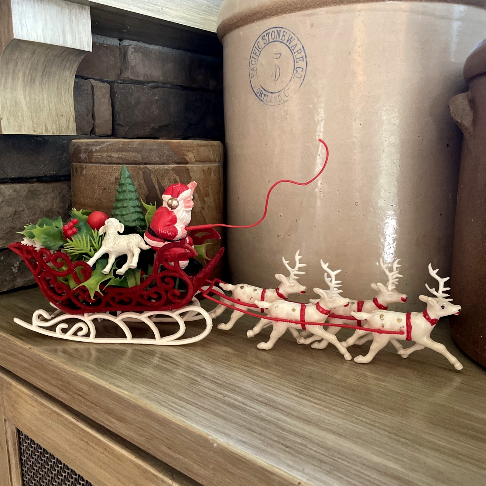 VTG MCM Plastic Blow Mold Santa Sleigh 4 Reindeer 16\