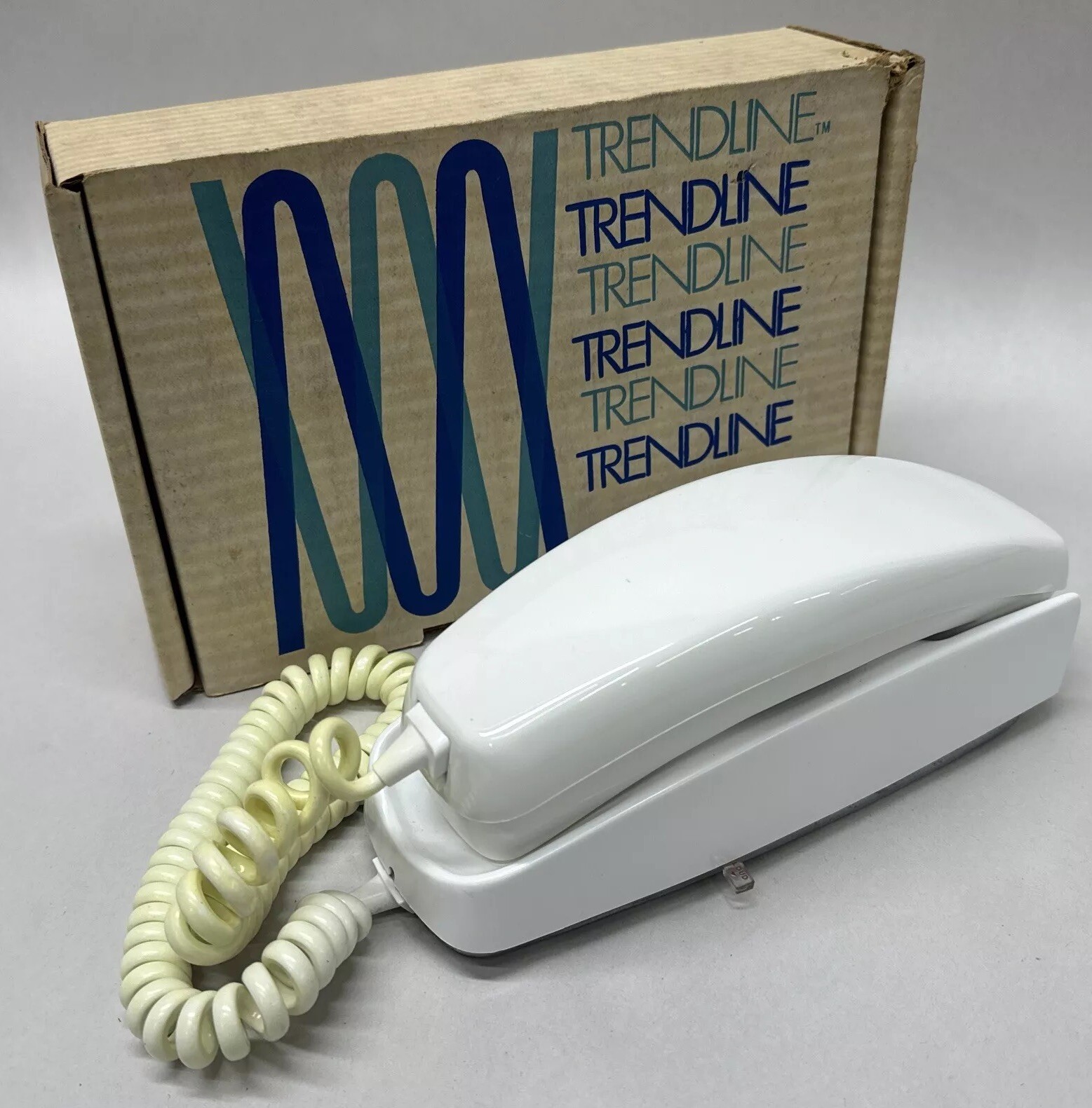 Vintage White Trendline Trimline Rotary Dial Wall Phone Telephone ITT NOS Snow