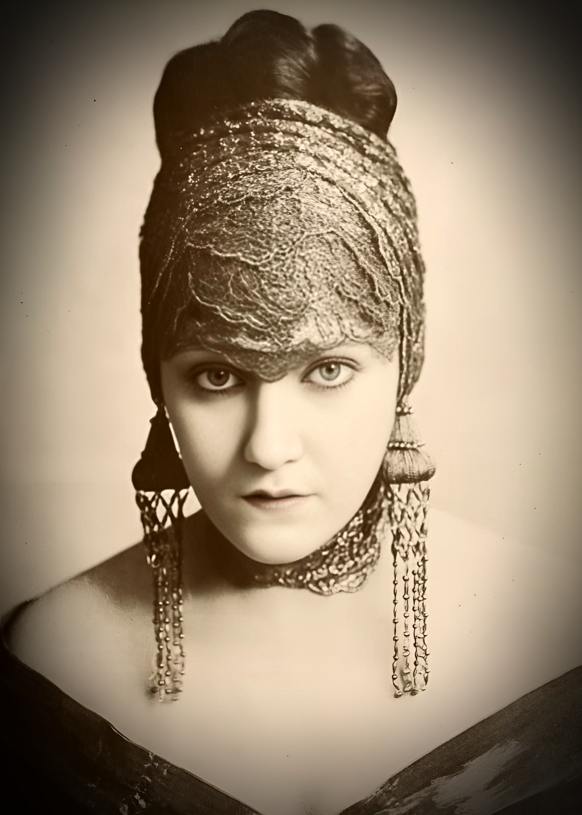 GLORIA SWANSON  - Iconic Image of the Quintessential Actress - 5 x 7 in Print