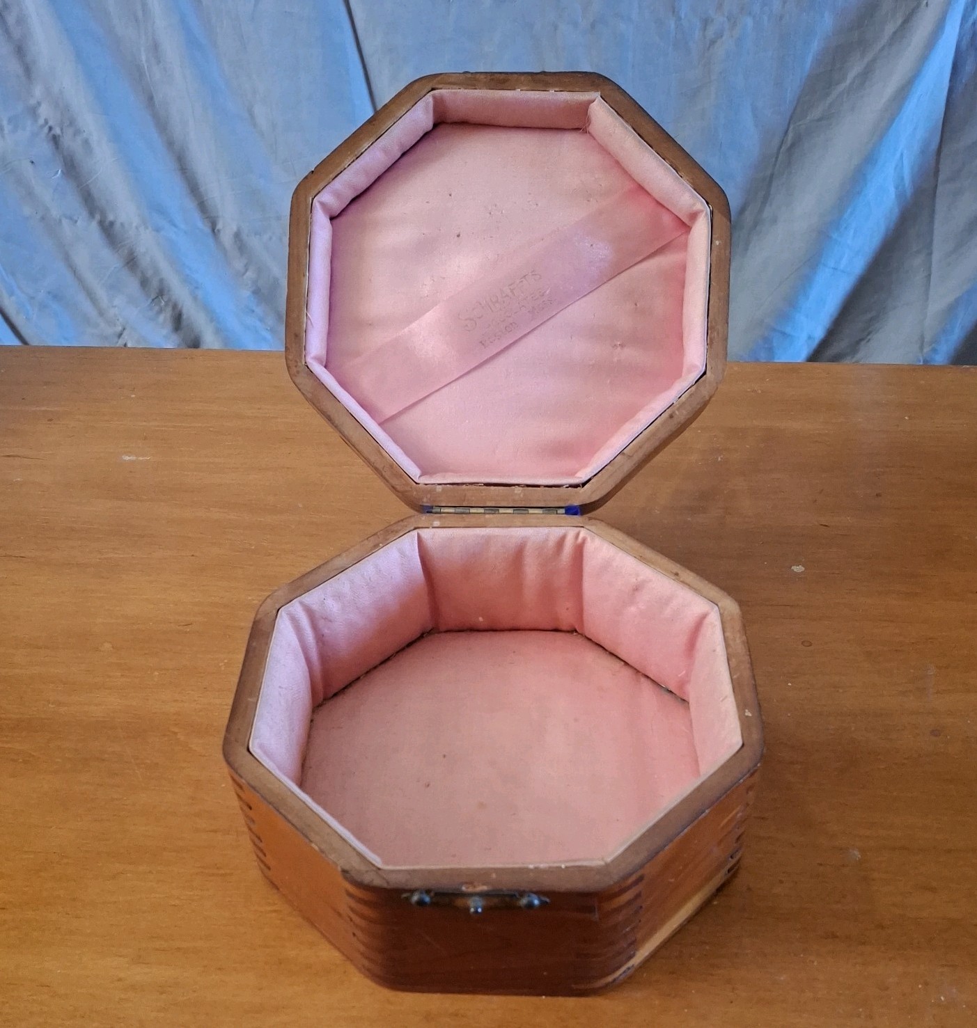 Antique Octagon Wooden Dove-Tail Schrafft Chocolate Candy Box Trinket Jewerly 