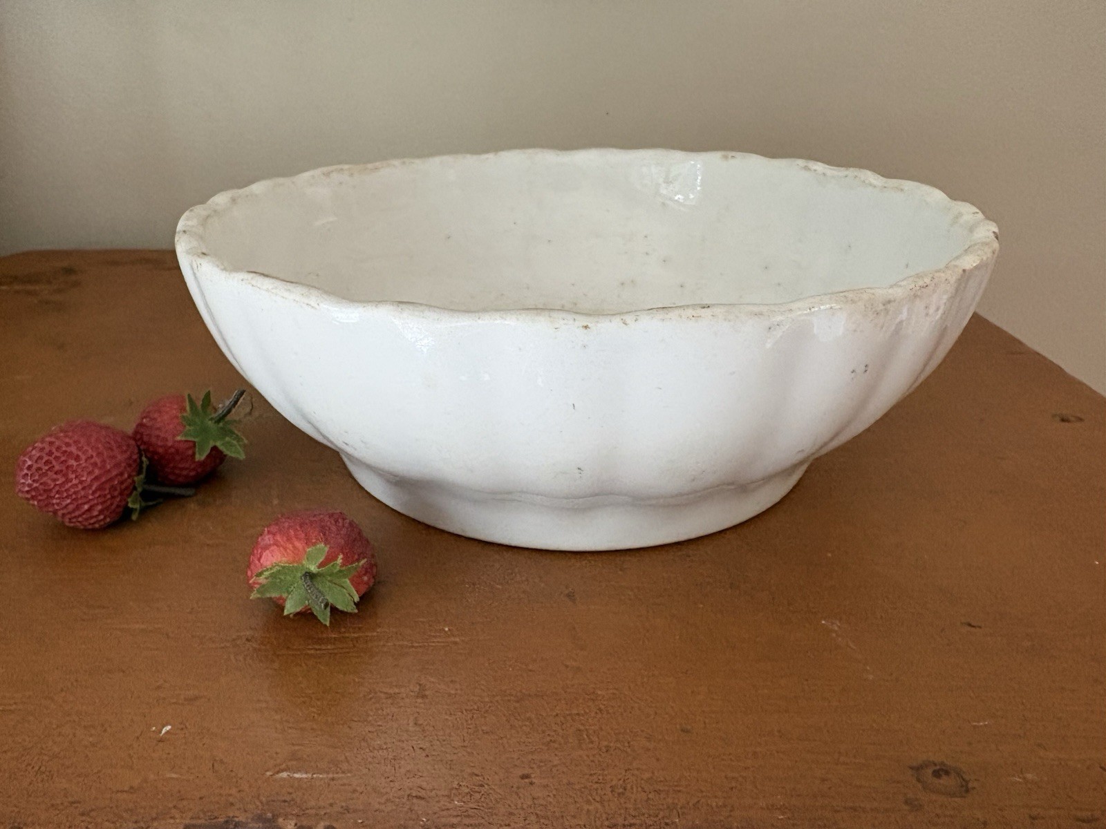 ATQ Chunky White Ironstone Scallop - Fluted Bowl MEAKIN 9.5” STAINED CRAZED 1890