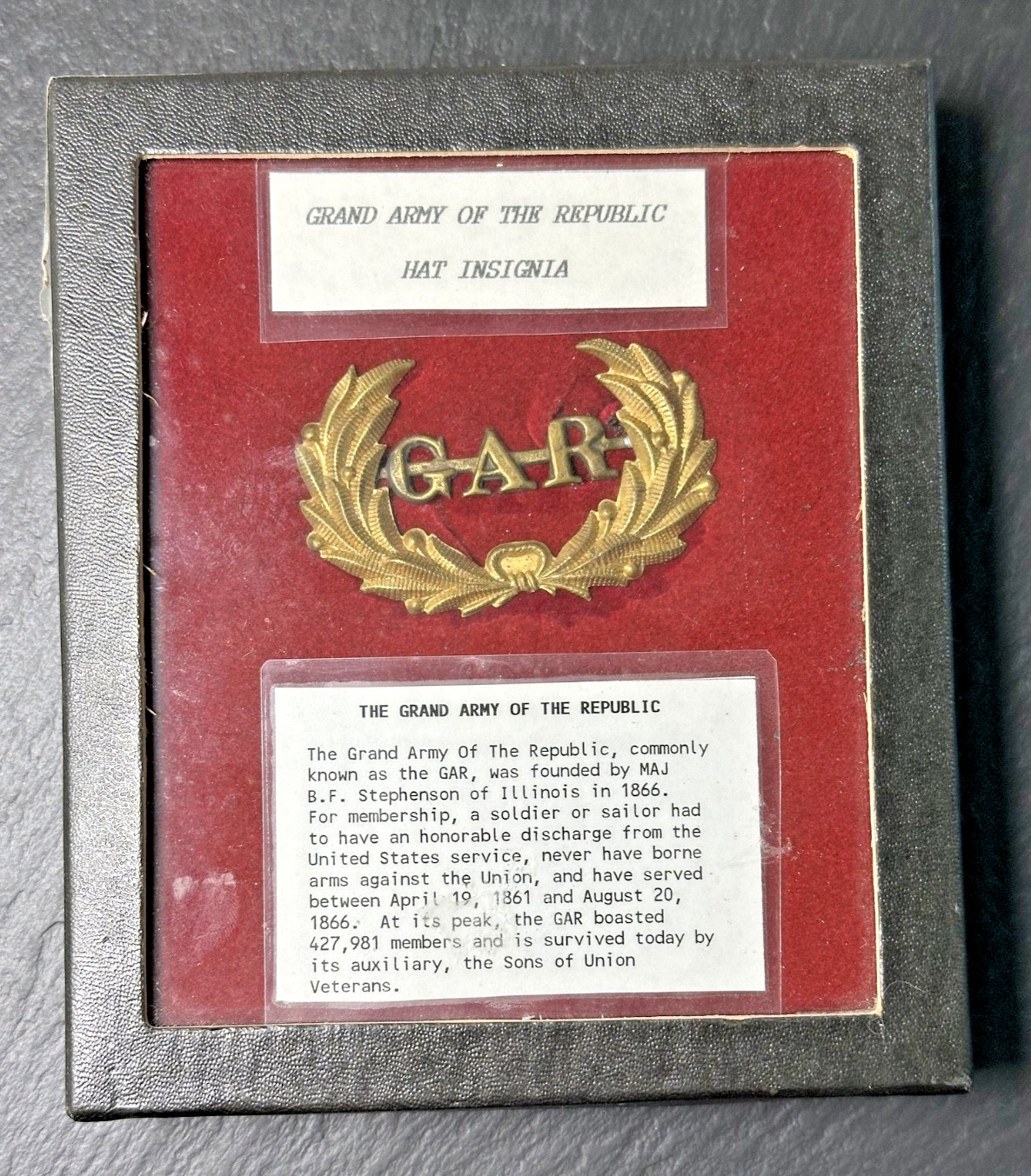 GAR GRAND ARMY OF THE REPUBLIC HAT INSIGNIA IN DISPLAY BOX N372