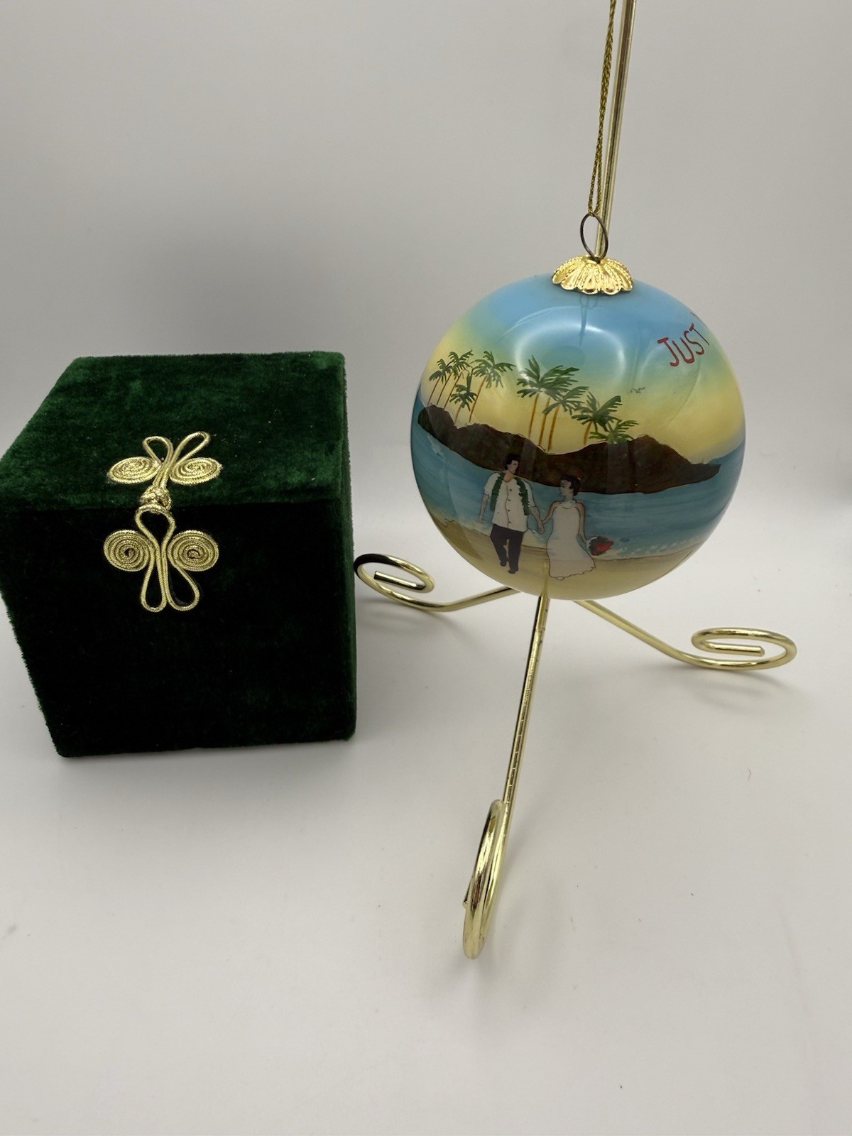 Hand Painted Glass Christmas Ornament Aloha Hawaii Just Married Wedding Hand Painted Glass Christmas Ornament Aloha Hawaii Just Married Wedding