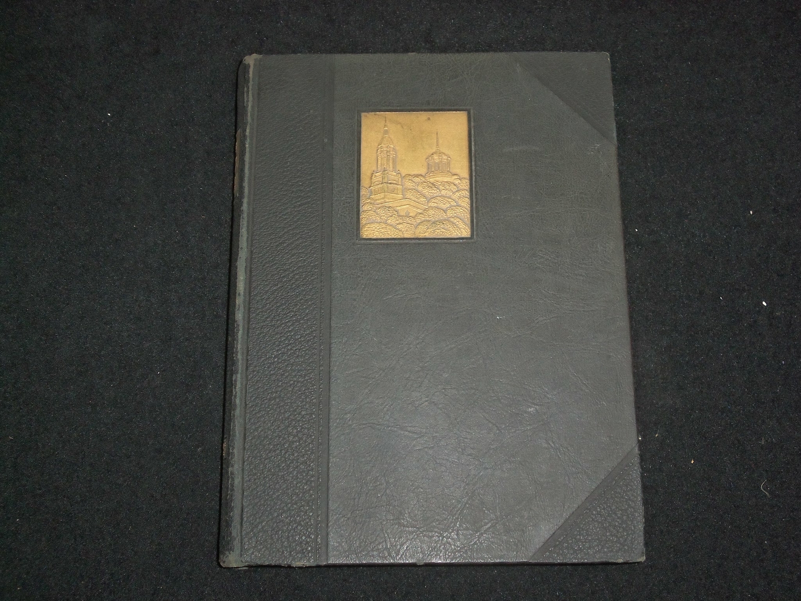 1930 THE ARIEL LAWRENCE COLLEGE YEARBOOK - APPLETON, WISCONSIN - YB 1961 1930 THE ARIEL LAWRENCE COLLEGE YEARBOOK - APPLETON, WISCONSIN - YB 1961