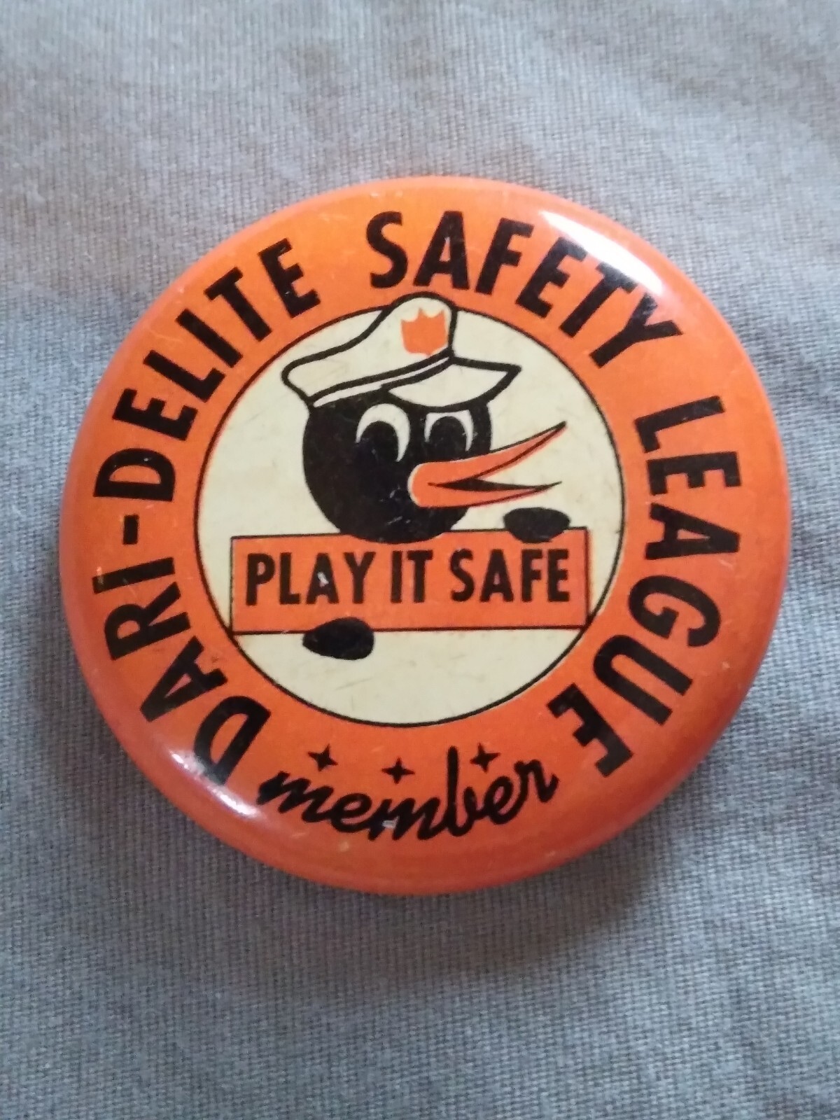 Vintage Dari Delite Safety League Advertising Pinback Button.