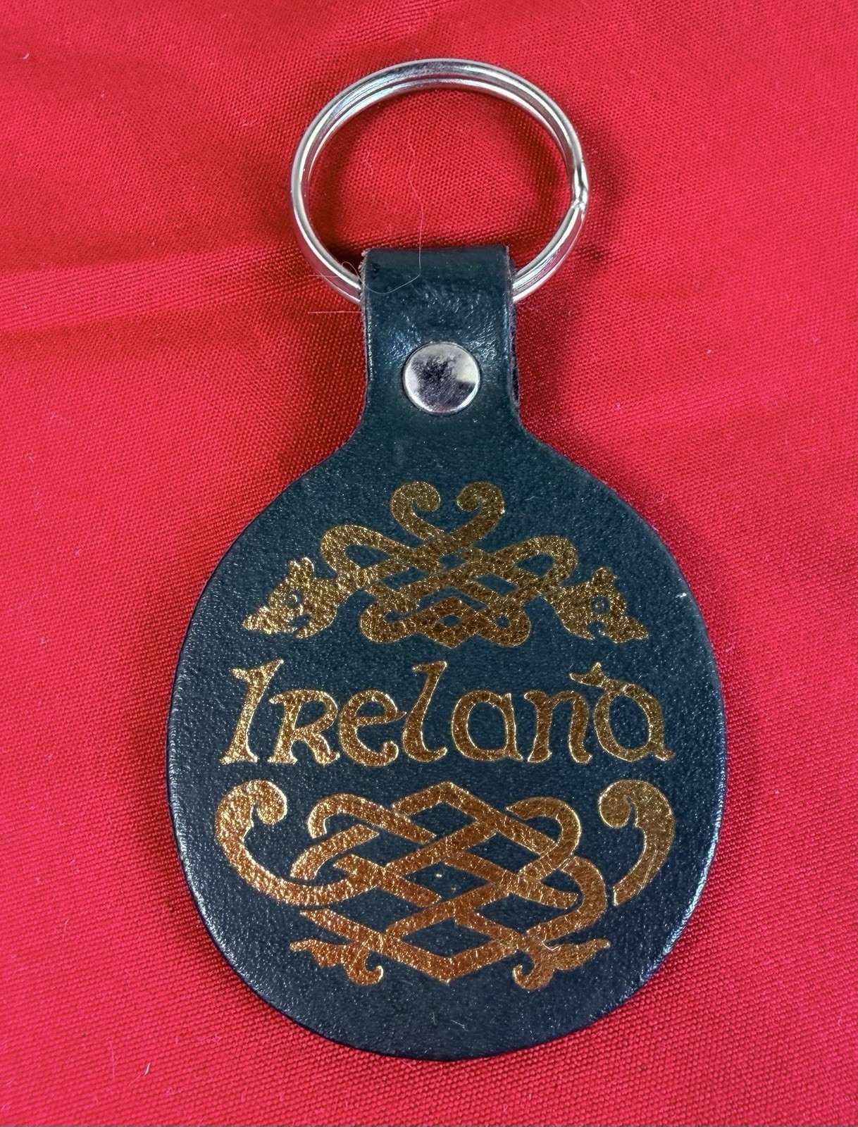Vtg Ireland Emerald Green Leather Souvenir Keychain Celtic Knot Key Ring New