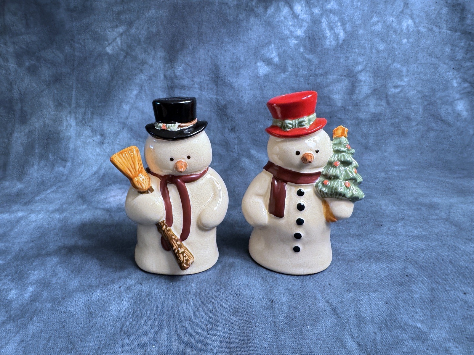 Vtg Russ Berrie Christmas Snowman Salt & Pepper W/ Tree & Broom 