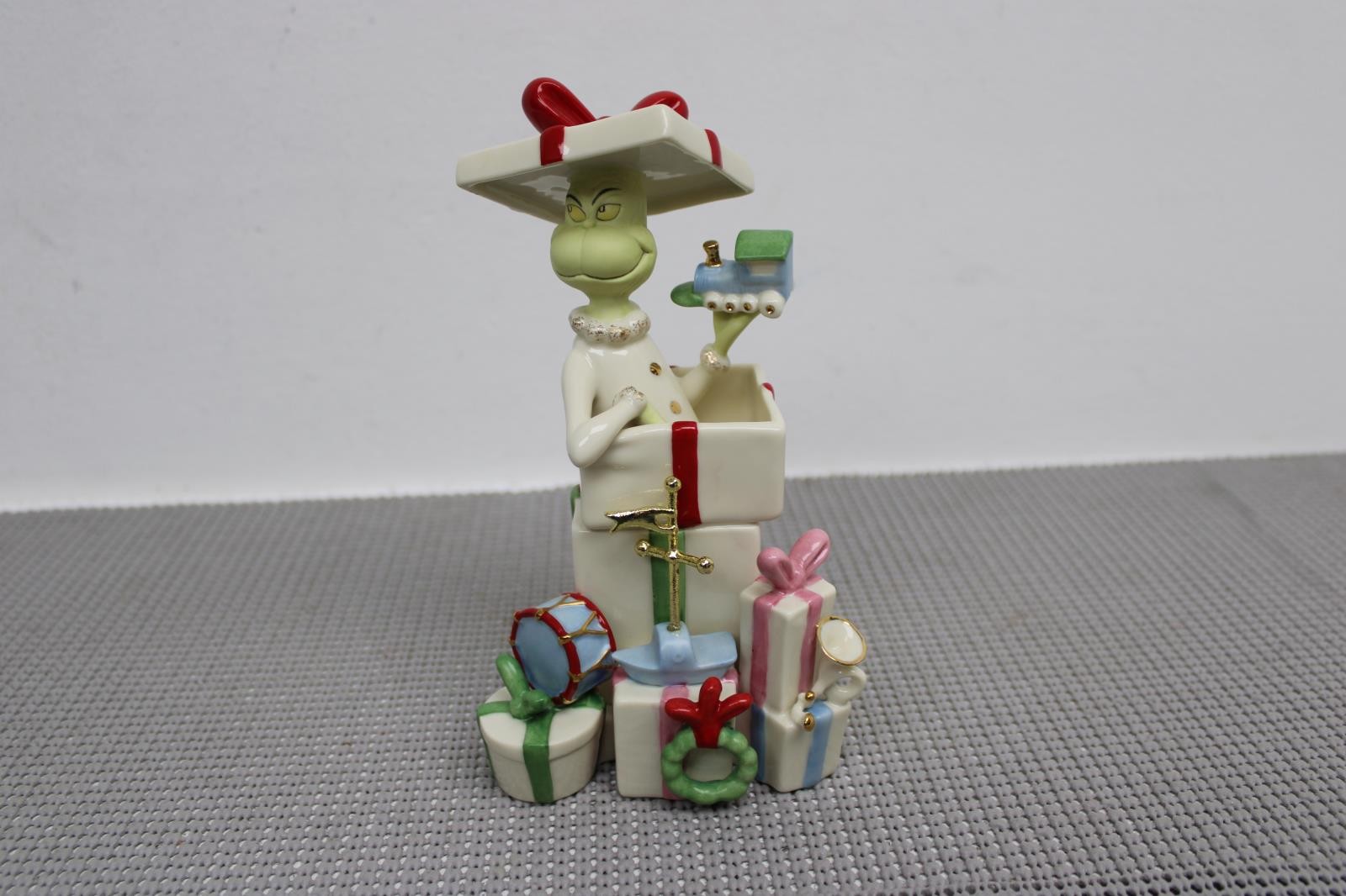 Tall Lenox Grinch Christmas Grinch Gets The Gifts Figurine Tall Lenox Grinch Christmas Grinch Gets The Gifts Figurine