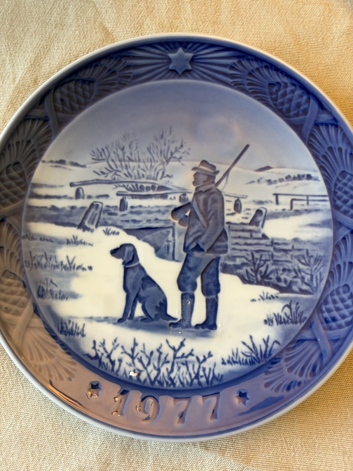 Royal Copenhagen, 1977 Hunter With Dog  Immervad Bridge Collector 7 In Plate ￼￼