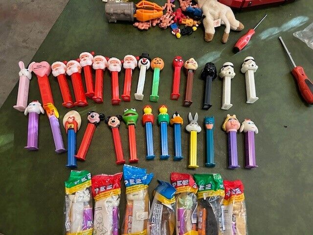 Lot Of Vintage 35  Pez Dispensers Looney Tunes, Star Wars, Holiday, new and used