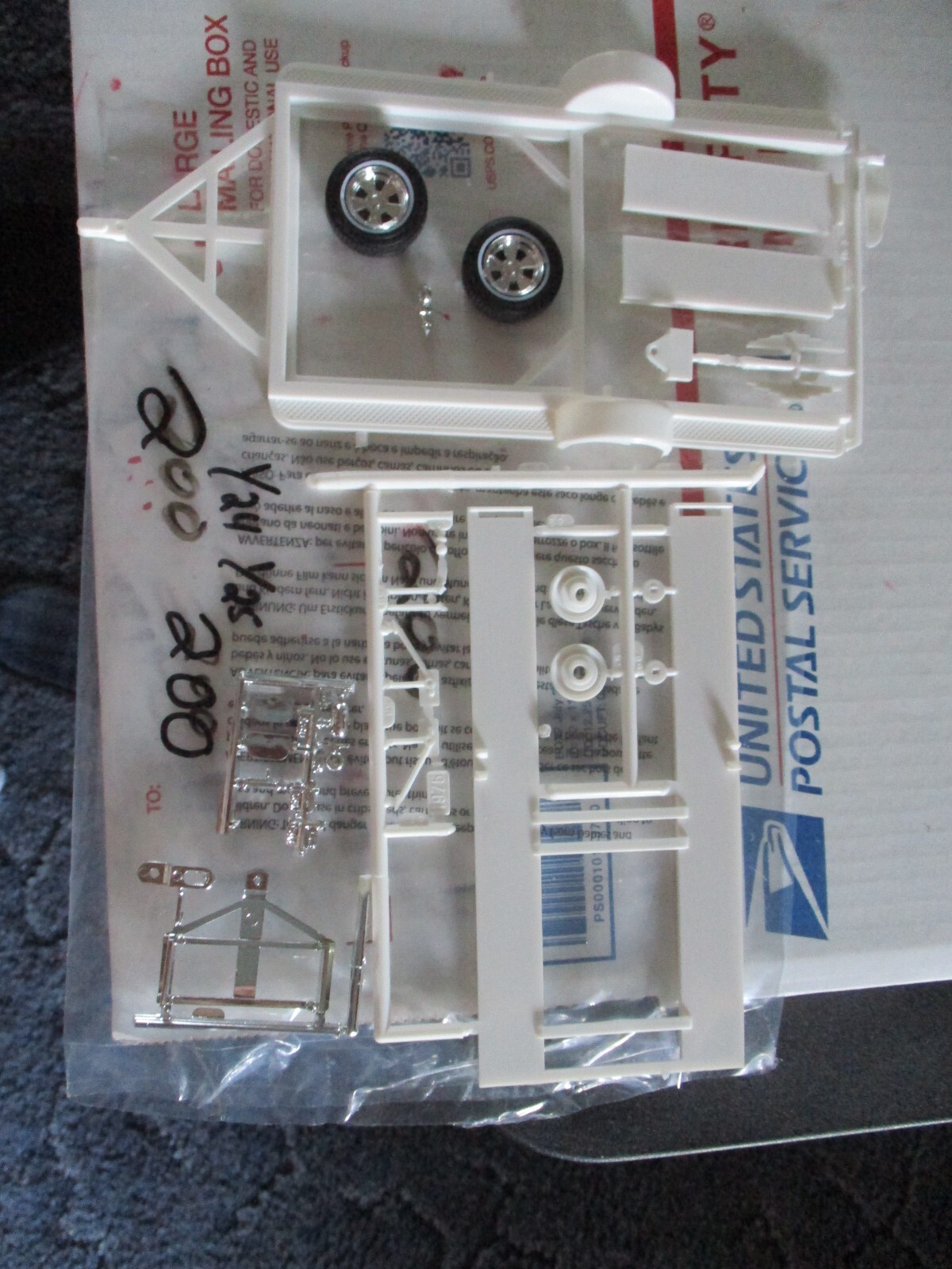 AMT REAL NICE CAR TRAILER 1/25 SCALE # 200  SOLD AS PARTS ONLY