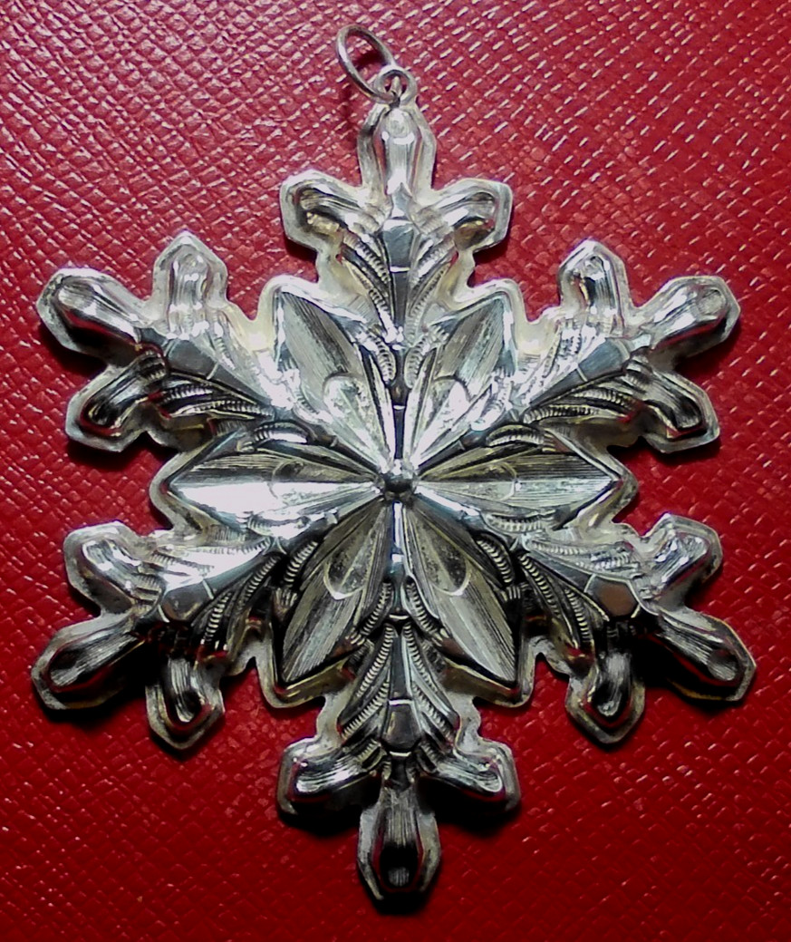 VINTAGE 1973 GORHAM STERLING SILVER SNOWFLAKE CHRISTMAS ORNAMENT