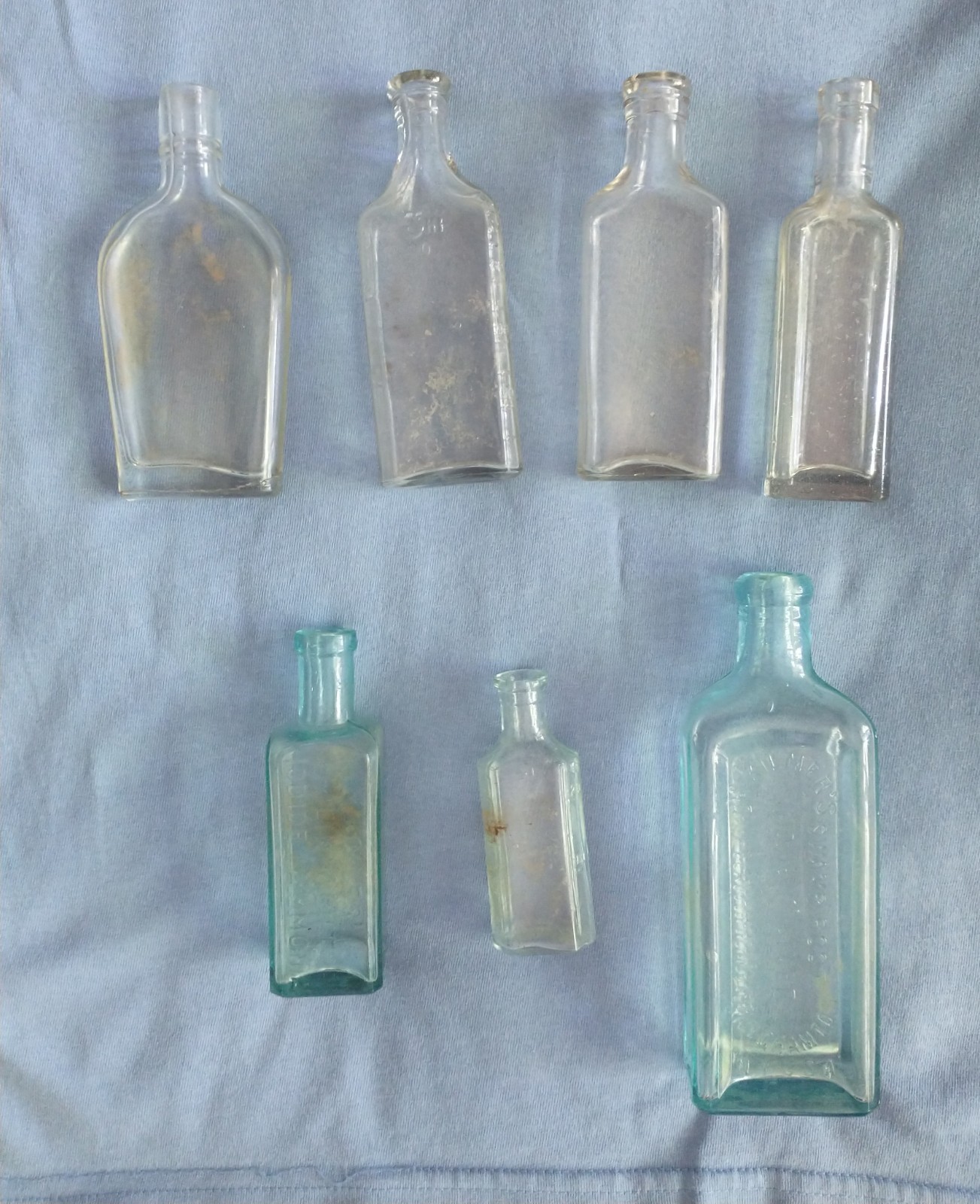 Vintage Glass Apothecary Bottles, lot of 7; Dr. Kilmer\'s, Owens Illinois, etc. Vintage Glass Apothecary Bottles, lot of 7; Dr. Kilmer\'s, Owens Illinois, etc.