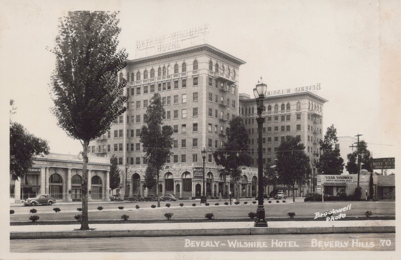 POSTCARD RPPC BEVERLY-WILSHIRE HOTEL  BEVERLY HILLS CALIFORNIA