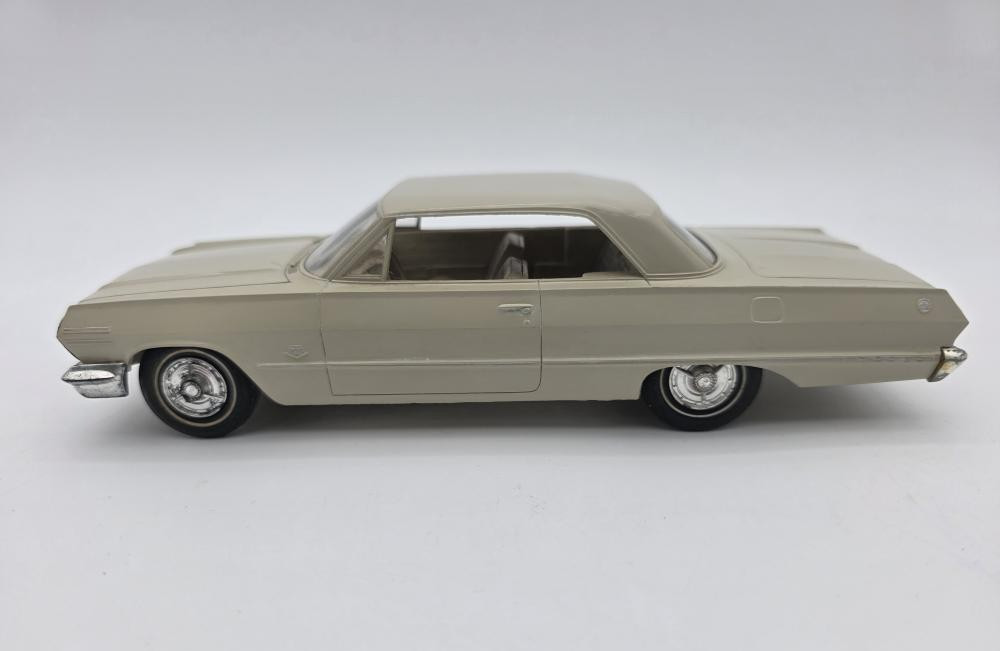 Rare AMT 1963 Chevrolet Chevy Impala Beige Dealer Promo Car Collectible 1:25