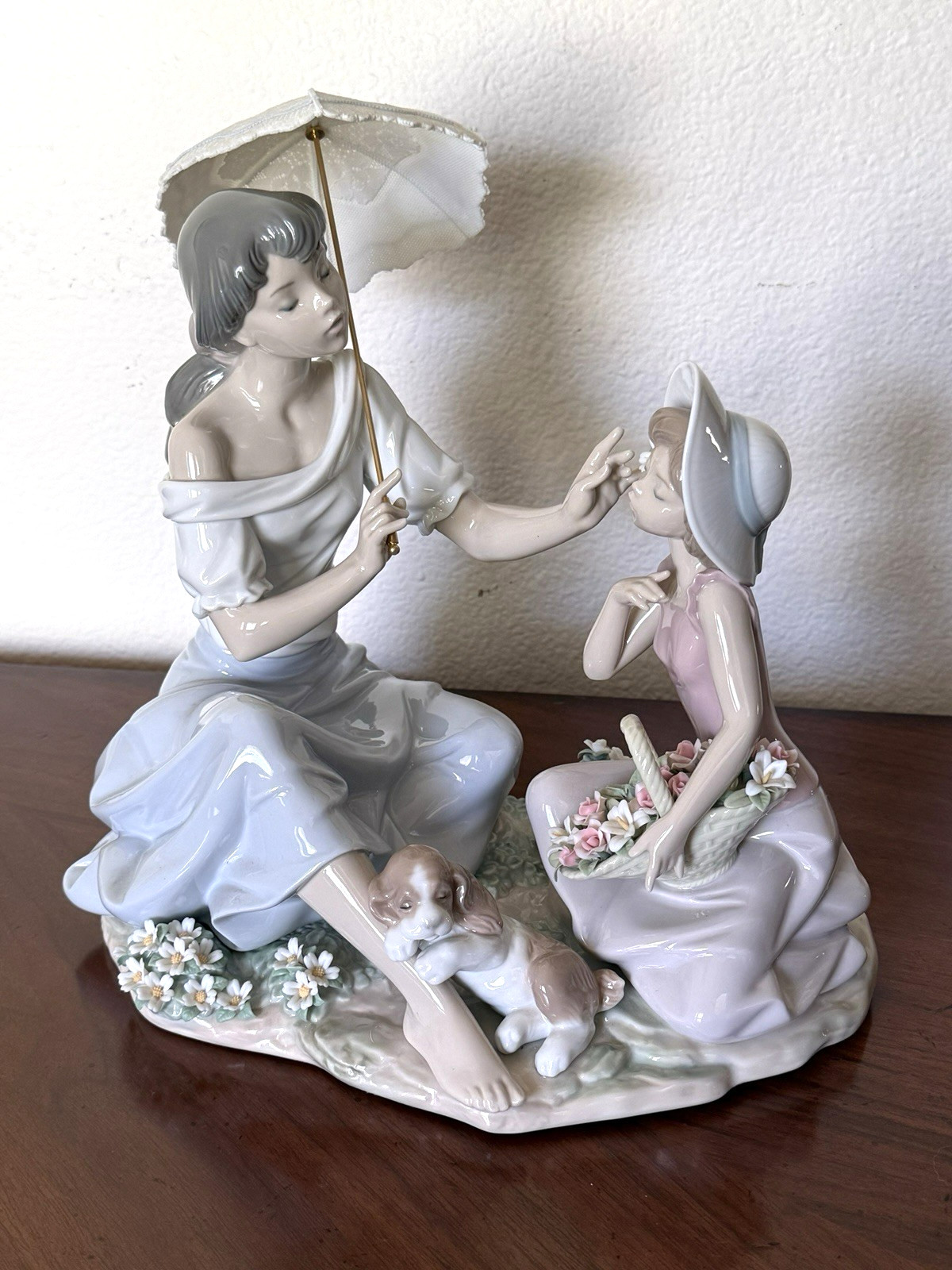 Lladro As Pretty as A Flower Mother and Daughter Figurine 6879