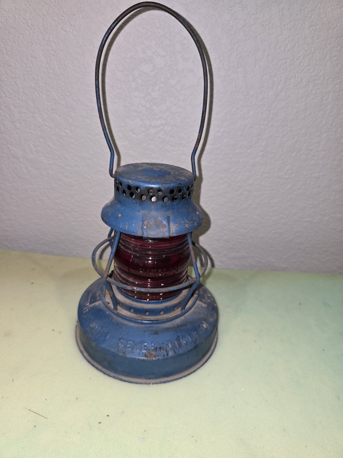 Handlan St. Louis  Milwaukee utility Lantern C.M. & St.P. Ry  Red Globe