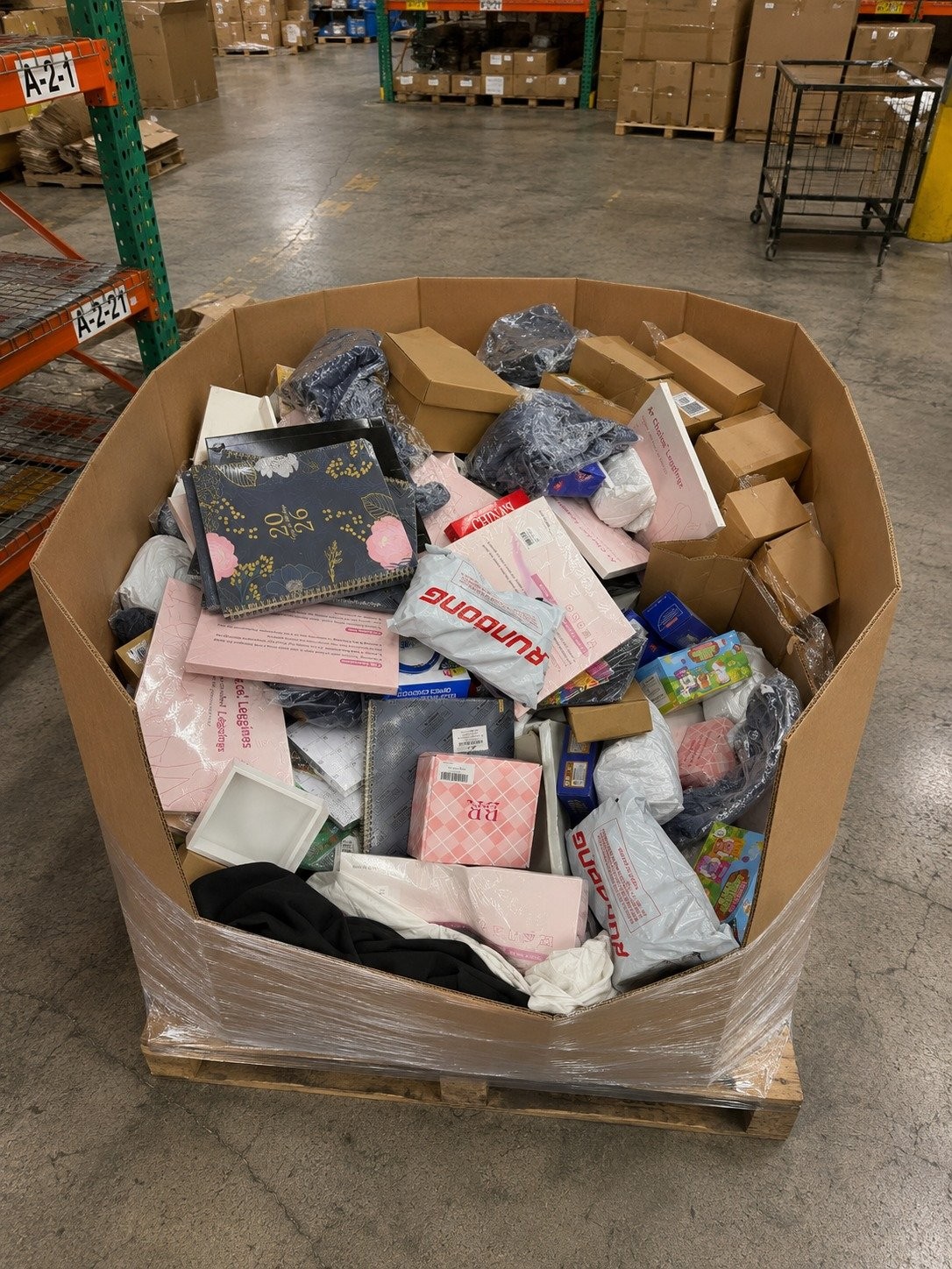 liquidation lots liquidation lot retail shelf pulls mixed clothing apparel