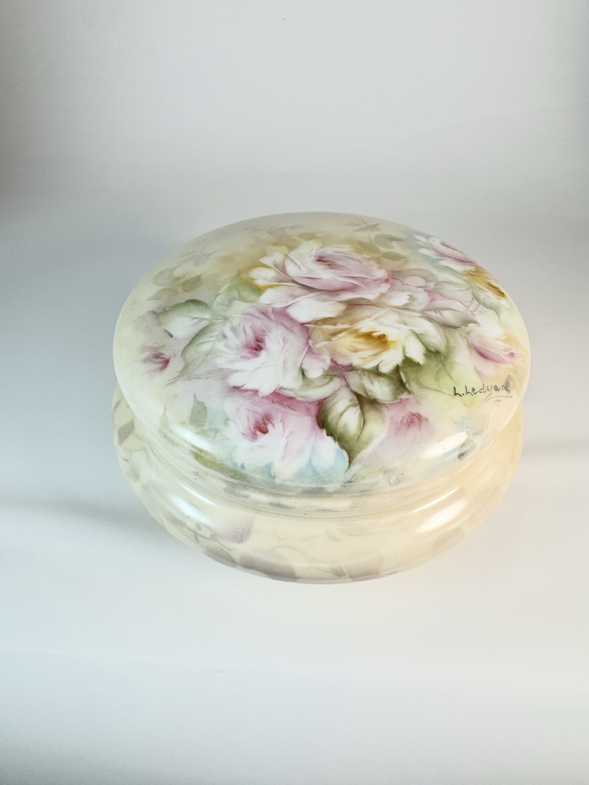 Antique T&V Limoges France Hand Painted Porcelain Dresser  Box Signed Roses