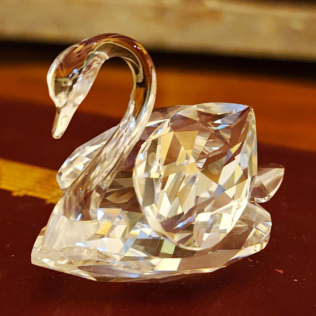 Swarovski Faceted Crystal graceful Swan Figurine Bird Animal Decor  