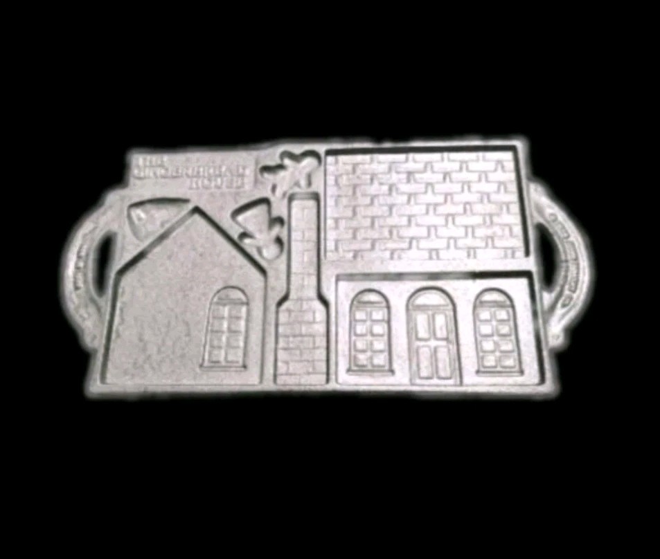 Vtg John Wright Cast Iron Xmas Gingerbread House Mold Pan 13½