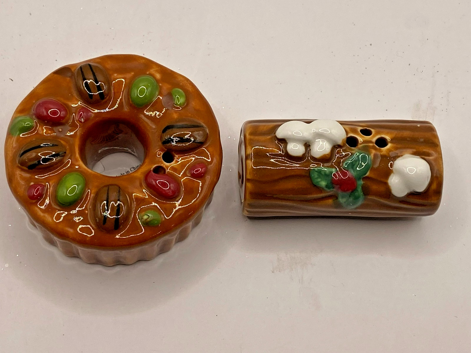 NEW MINI CB CHRISTMAS YULE LOG FRUITCAKE SALT AND PEPPER SHAKER SET 