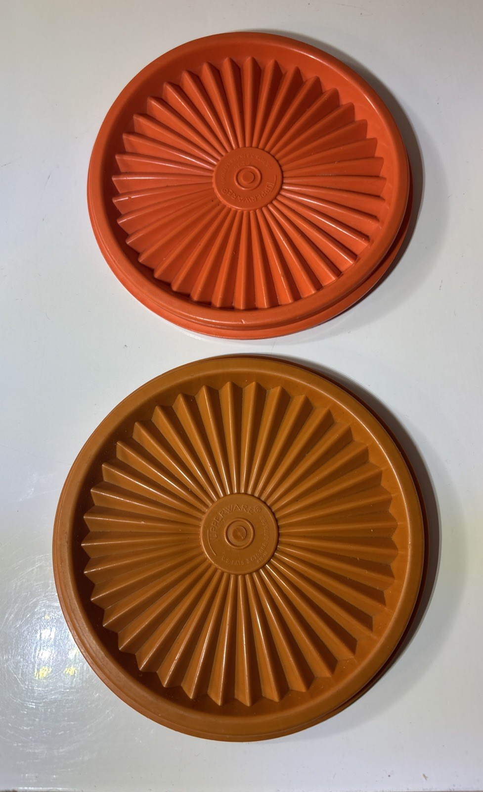 Vtg Tupperware #812 Orange-26  & Brown-13  Servalier 2 Lids Only 5\