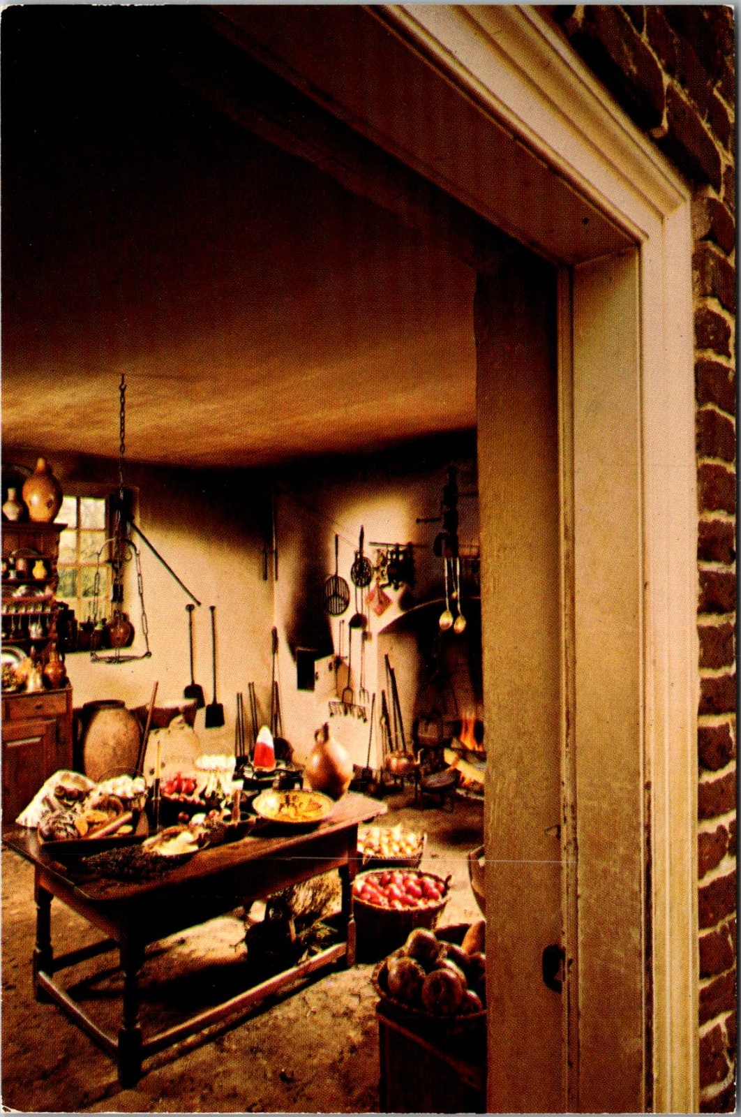 The Brush-Everard House Kitchen Williamsburg VA Vintage Postcard TP13-17