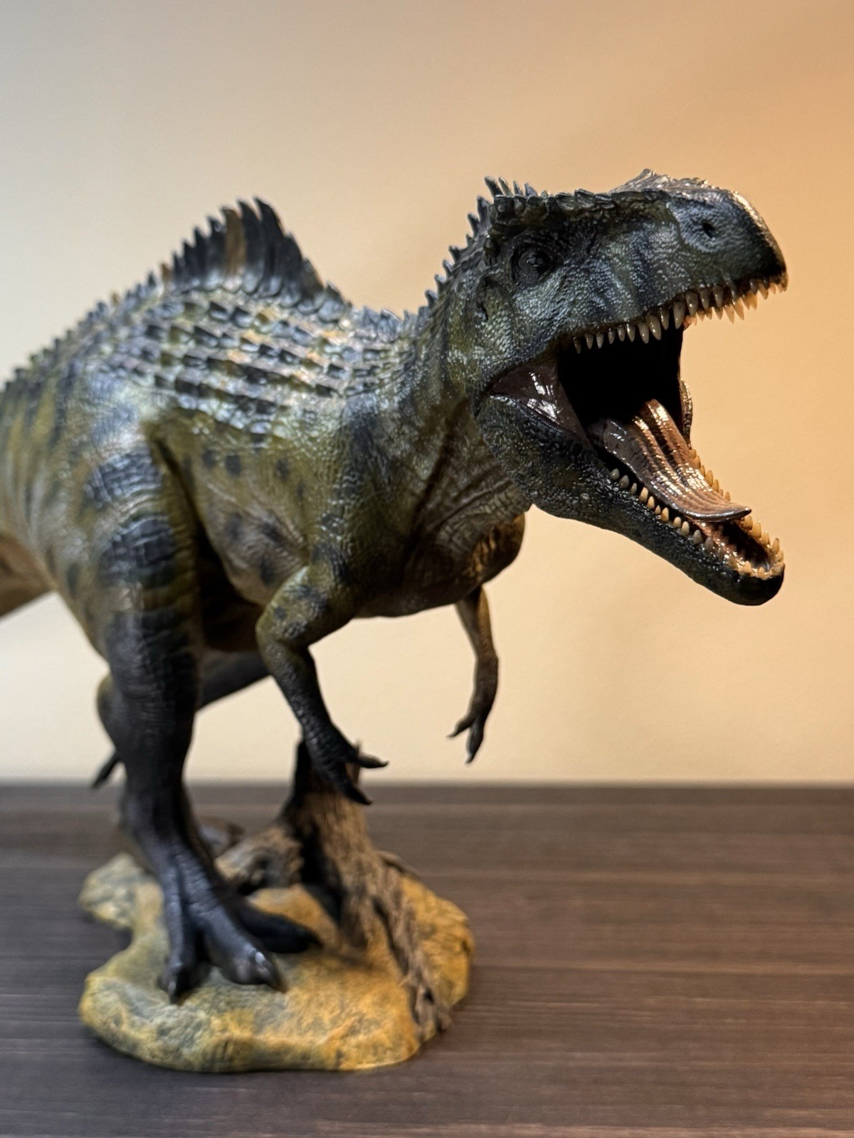 Nanmu Studio Giganotosaurus Gustav DX Figure with Base