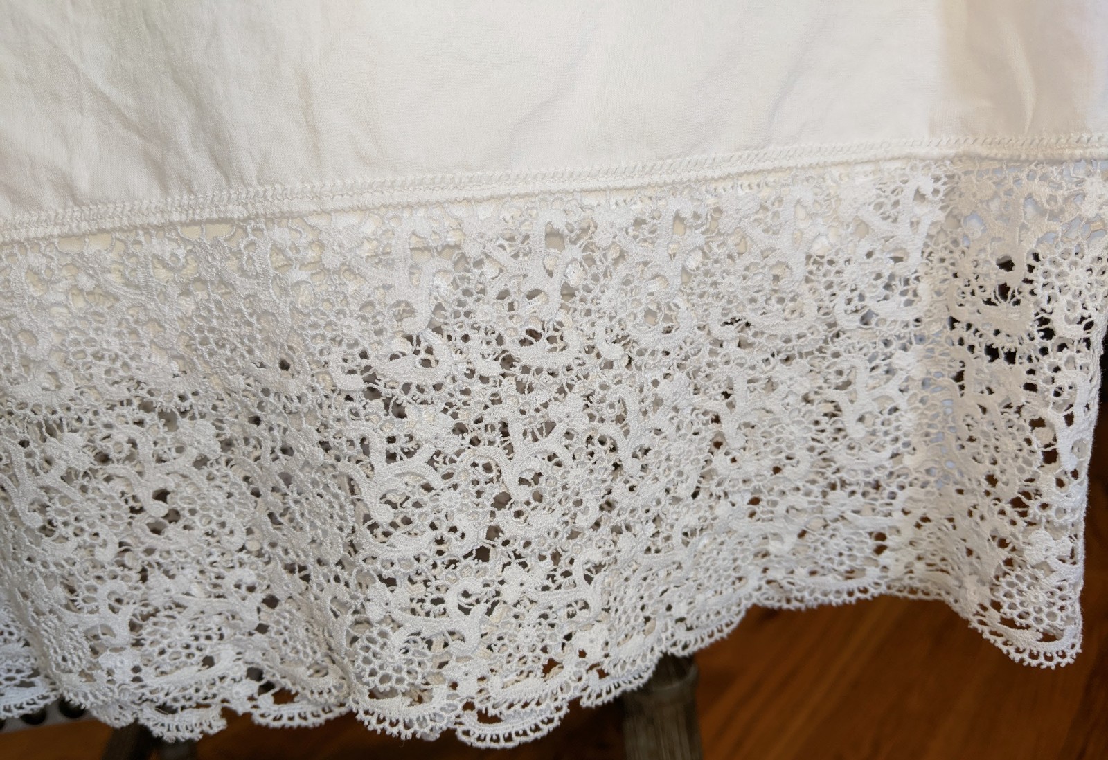 Antique Le\'ron beautiful white F Sheet w/4\