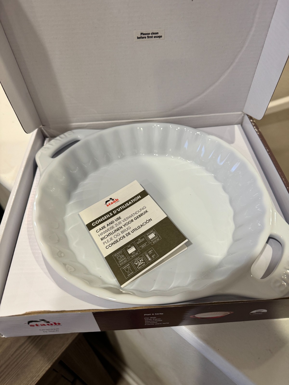 Staub Ceramic Pie Dish 24cm White Tart Baking Dish NEW in Box Oven Safe
