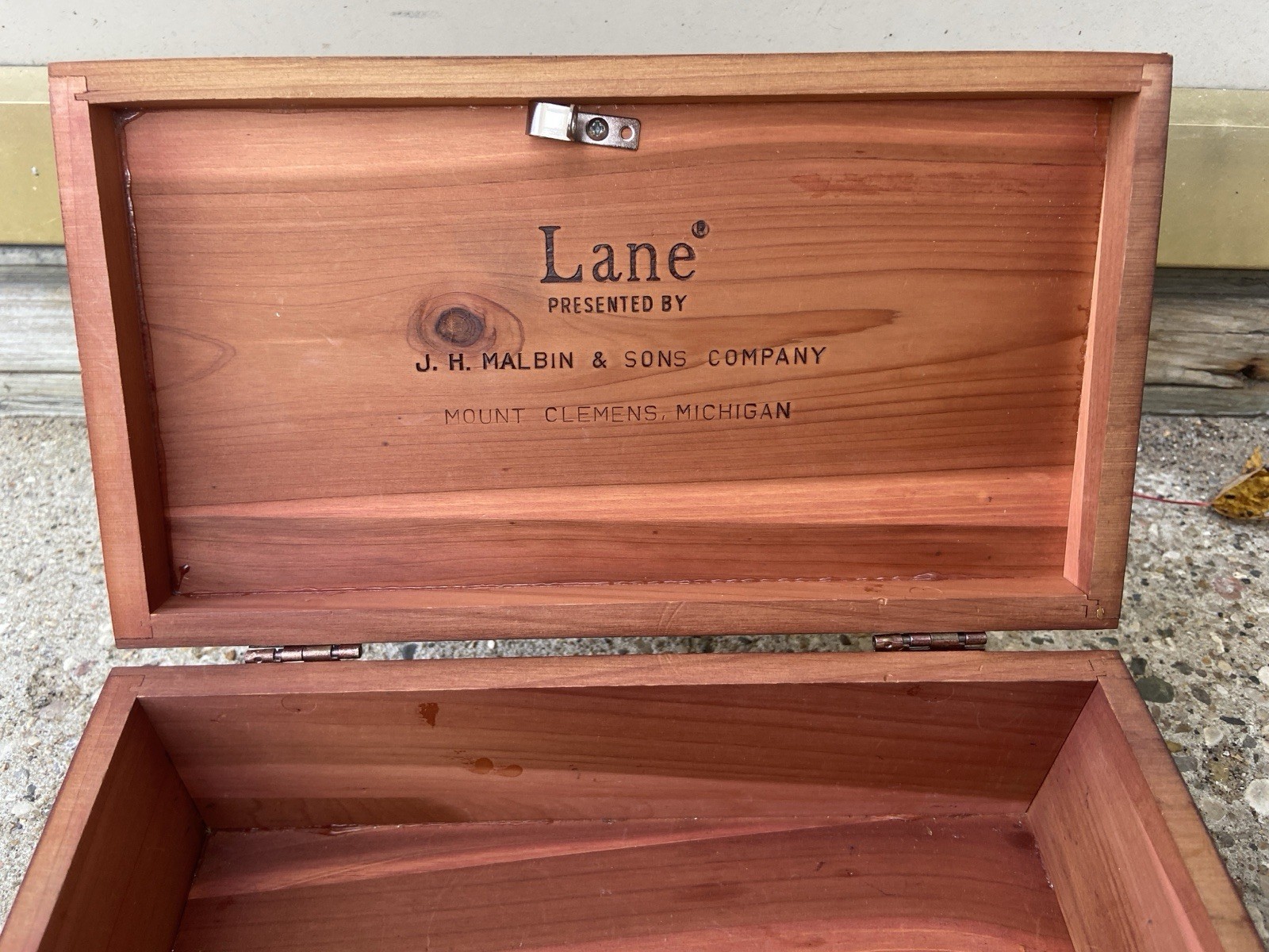 VINTAGE MINI LANE WOODEN CEDAR CHEST J.H. MALBIN AND SONS MT. CLEMENS MICHIGAN