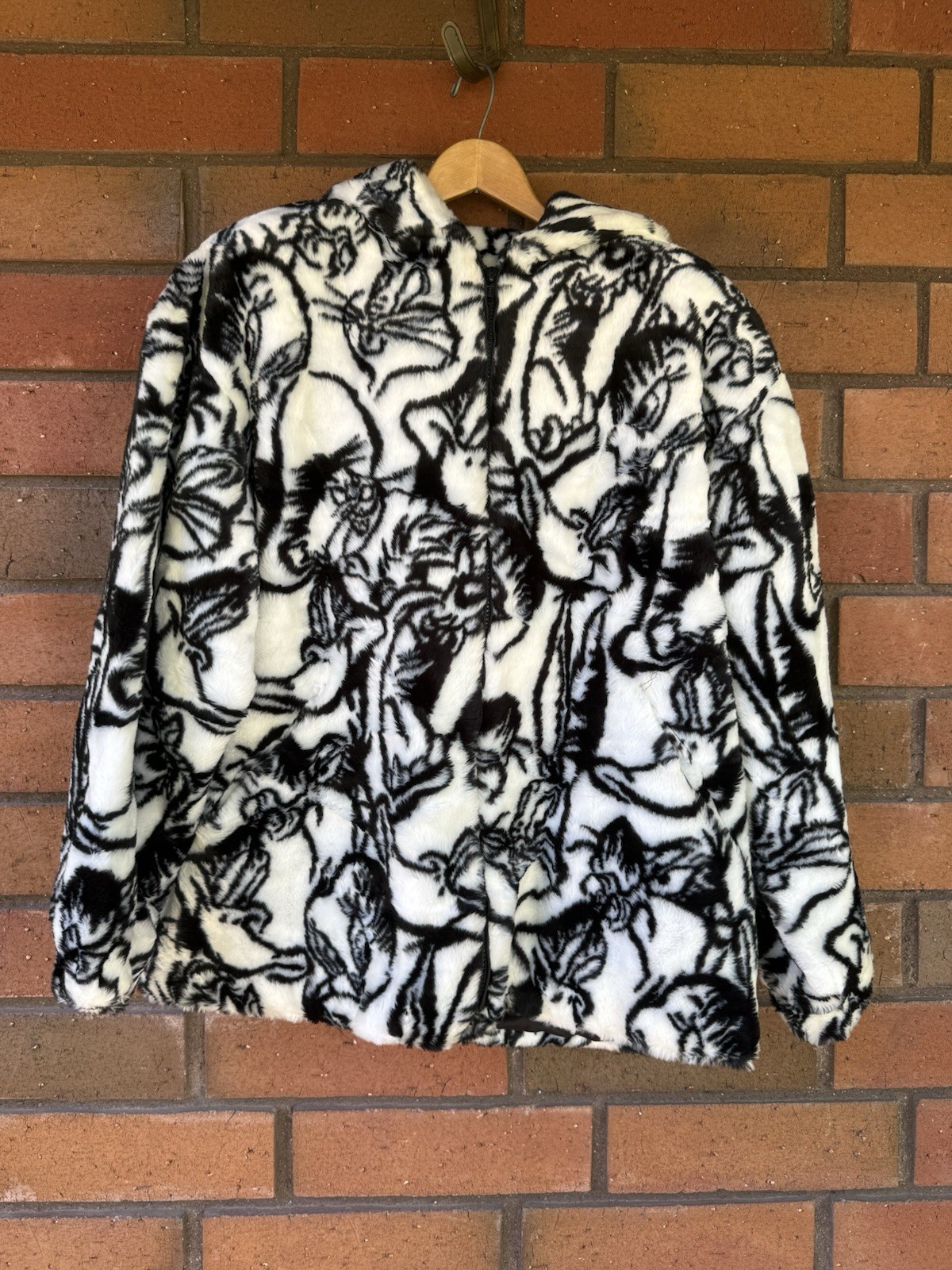 Vintage 1996 Warner Bros Looney Tunes Furry Jacket Full Zip | Size Womens Large
