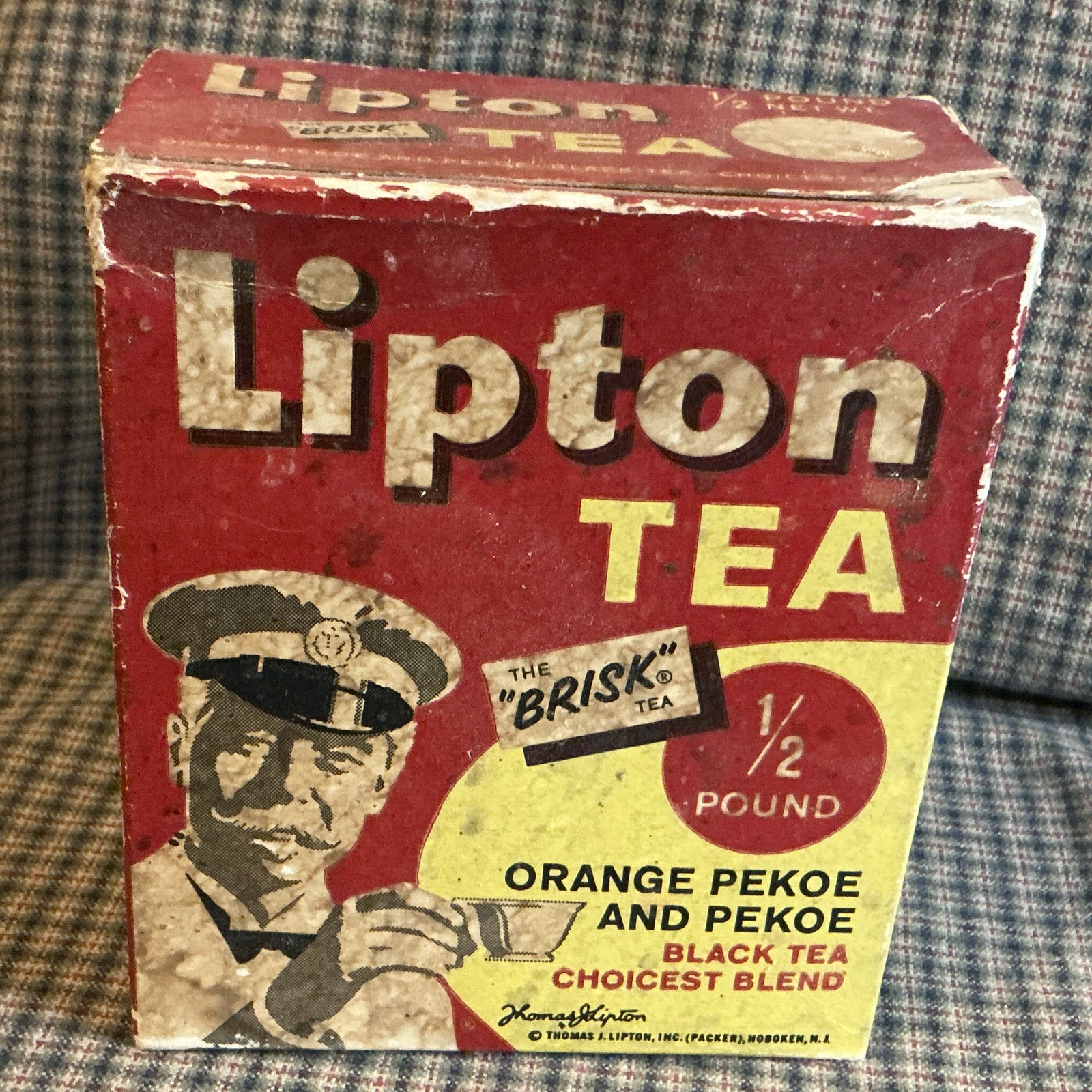 1940s Full Box Of Thomas J. Lipton ‘1/2lb Lipton Tea “The Brisk” Tea Company