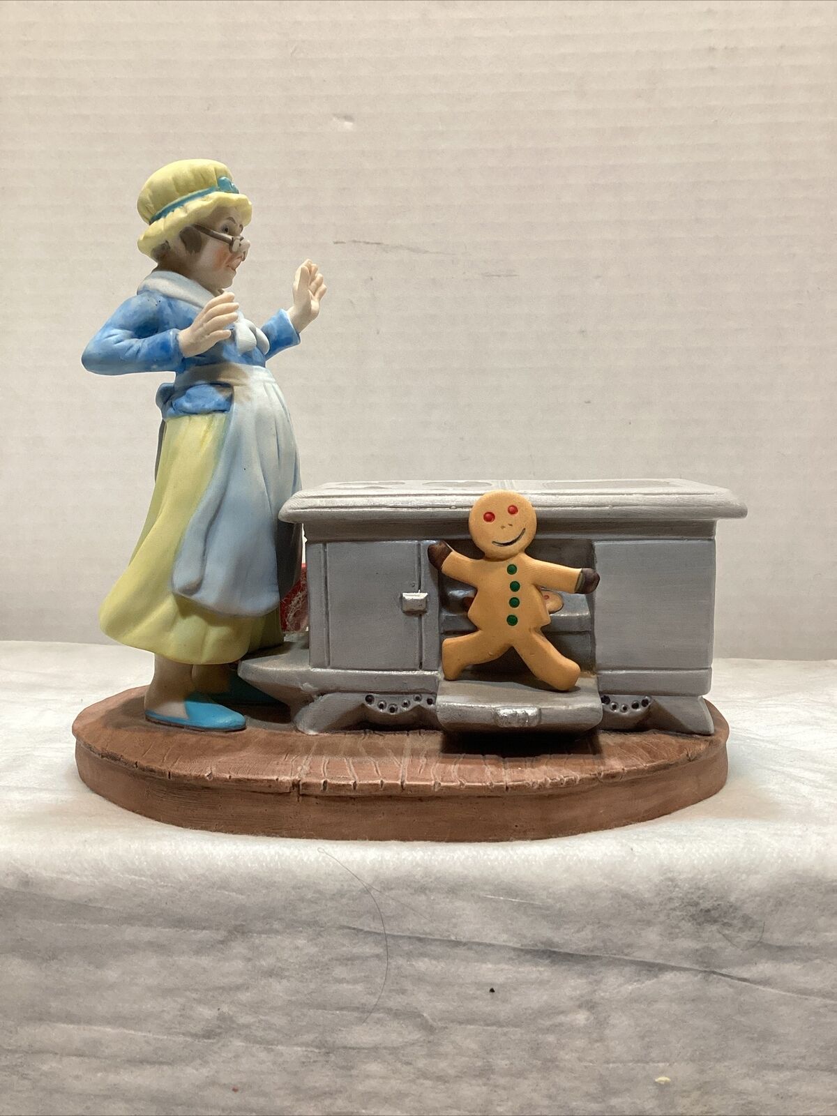 The gingerbread man from the Danbury mint 12 fairy tales figurine collection