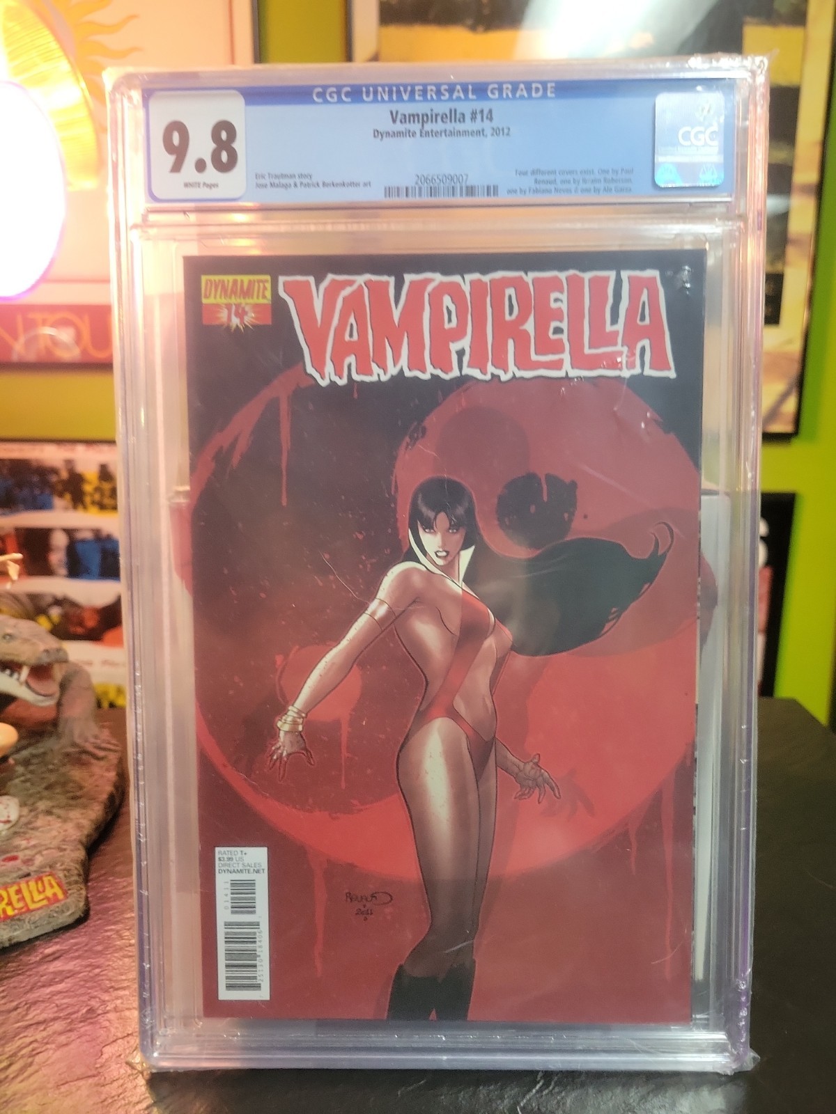 Vampirella #14 CGC 9.8 WP (2012) Dynamite Entertainment Paul Renaud Cover