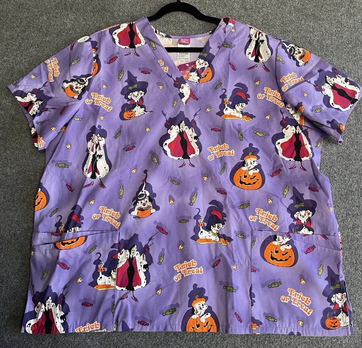 Disney Cruella 101 Dalmatians Halloween Scrub Top 2X Purple Trick Or Treat NWT