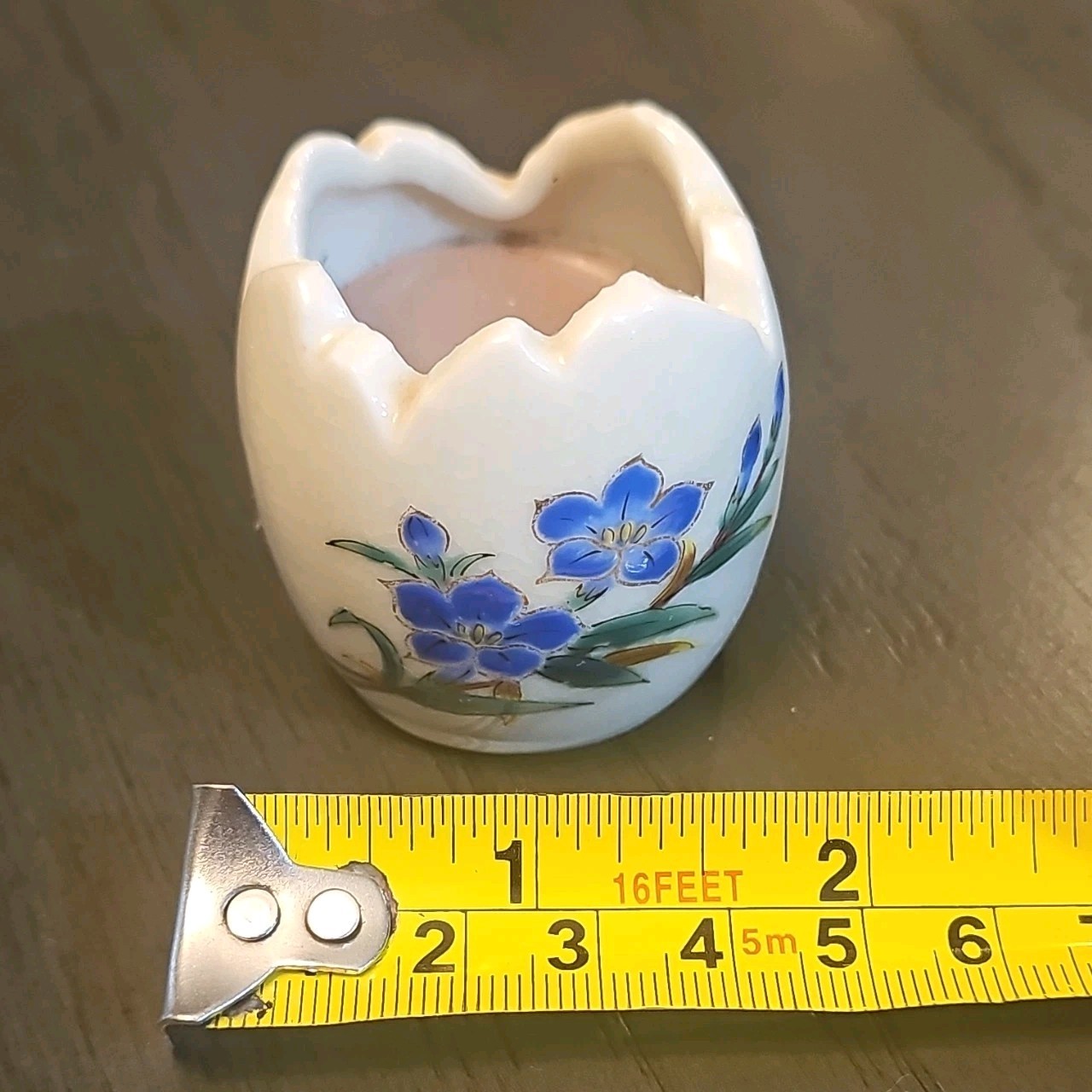 Vintage 1979 Enesco Porcelain Egg Shaped Vase Candle with Hand Painted Flowers Vintage 1979 Enesco Porcelain Egg Shaped Vase Candle with Hand Painted Flowers